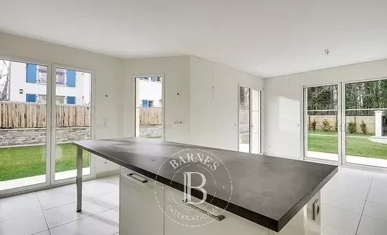 La Celle-Saint-Cloud  - House 6 Bedrooms - picture 10