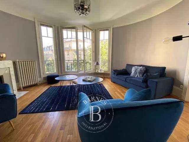 Paris  - Appartement 5 Pi&egrave;ces 3 Chambres