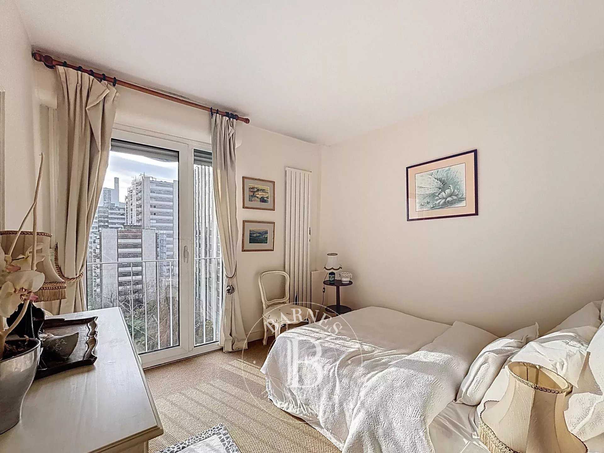 Paris  - Appartement 3 Pi&egrave;ces