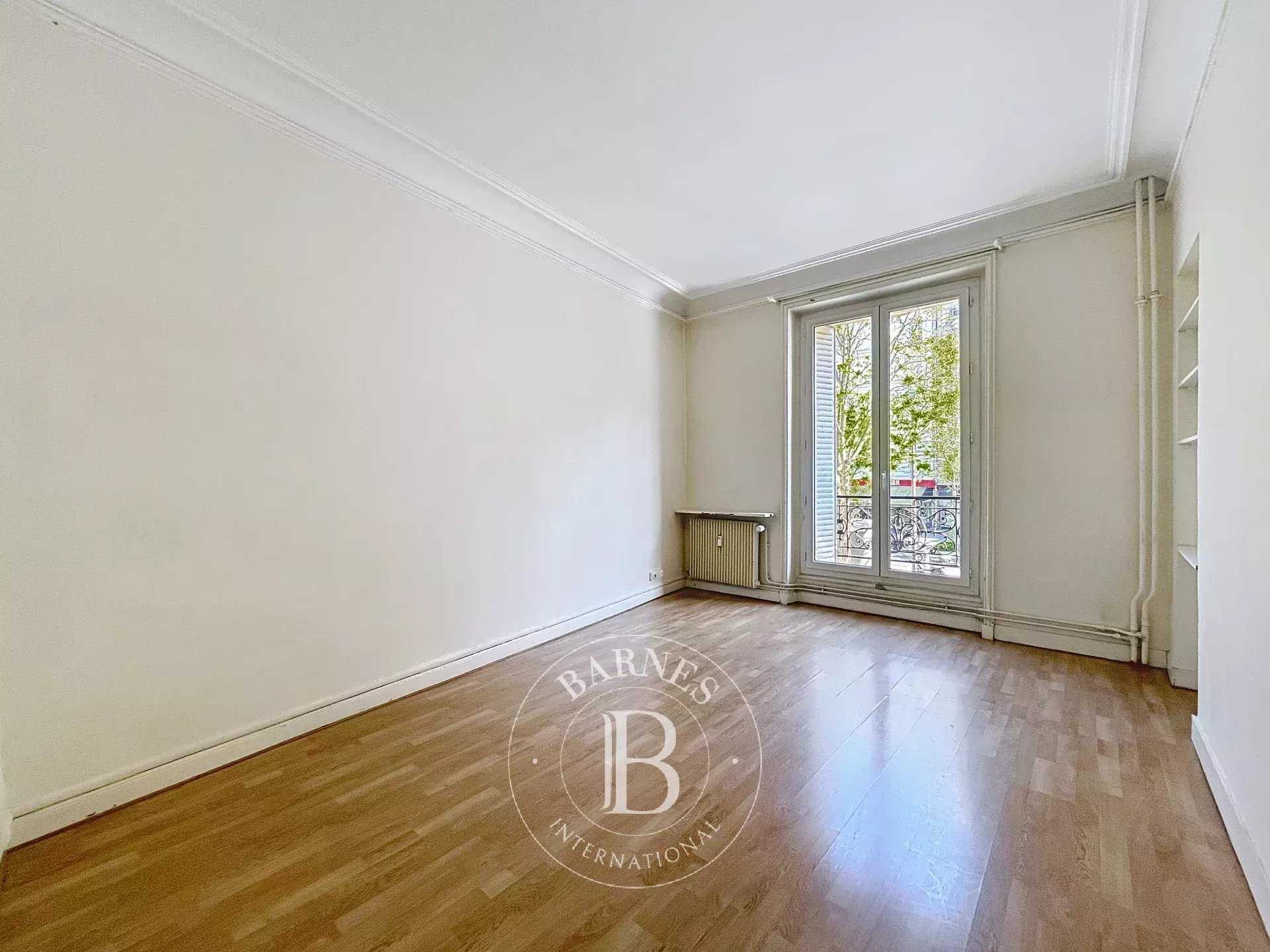 Paris  - Appartement 4 Pièces 2 Chambres