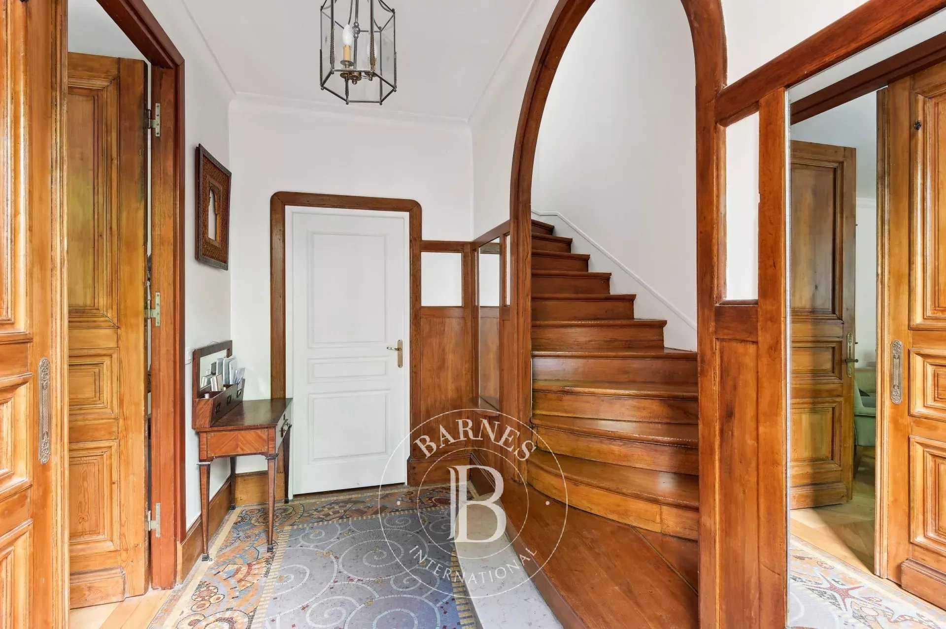 Paris  - House 5 Bedrooms