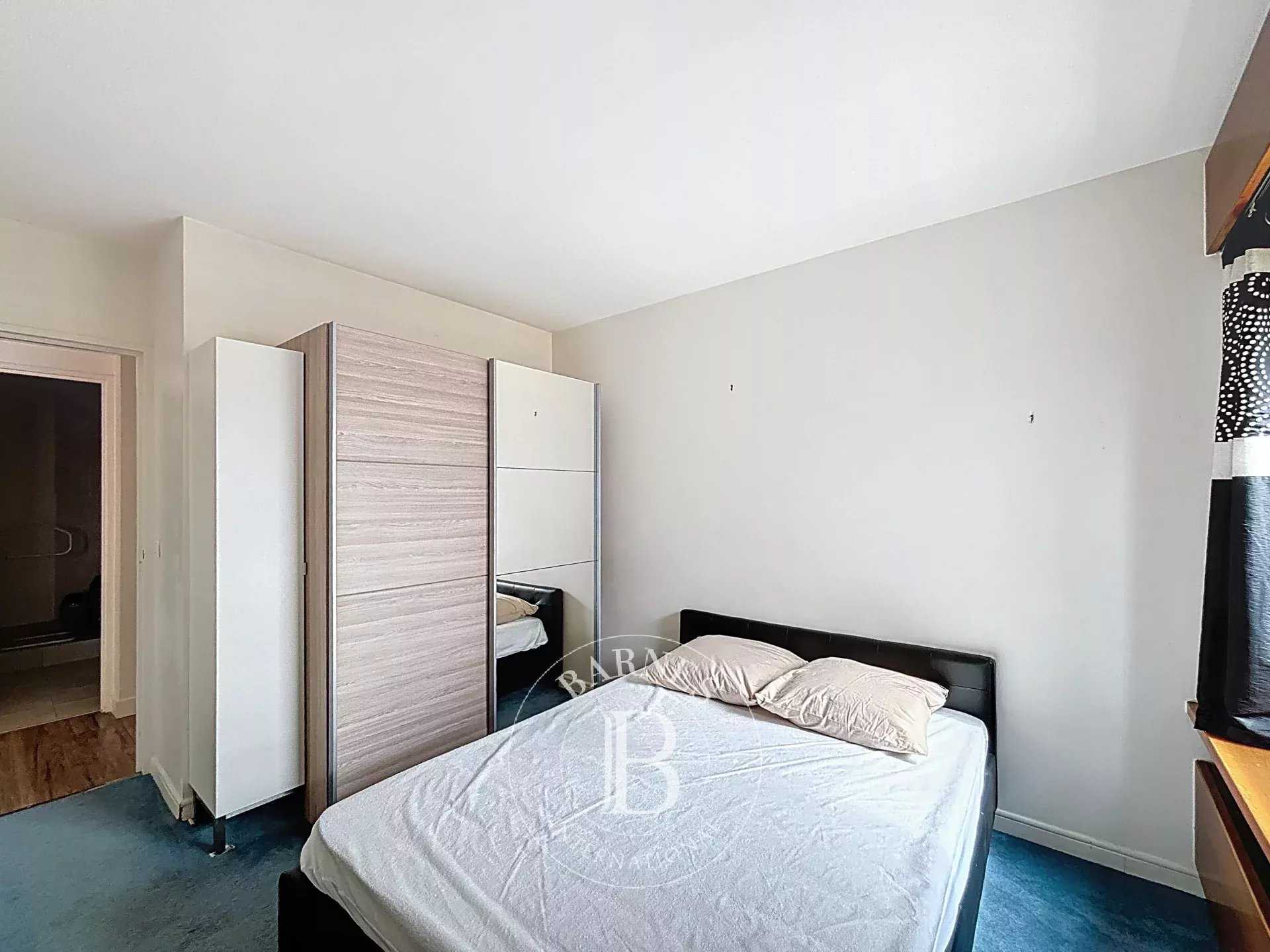 Paris  - Appartement 3 Pièces 2 Chambres