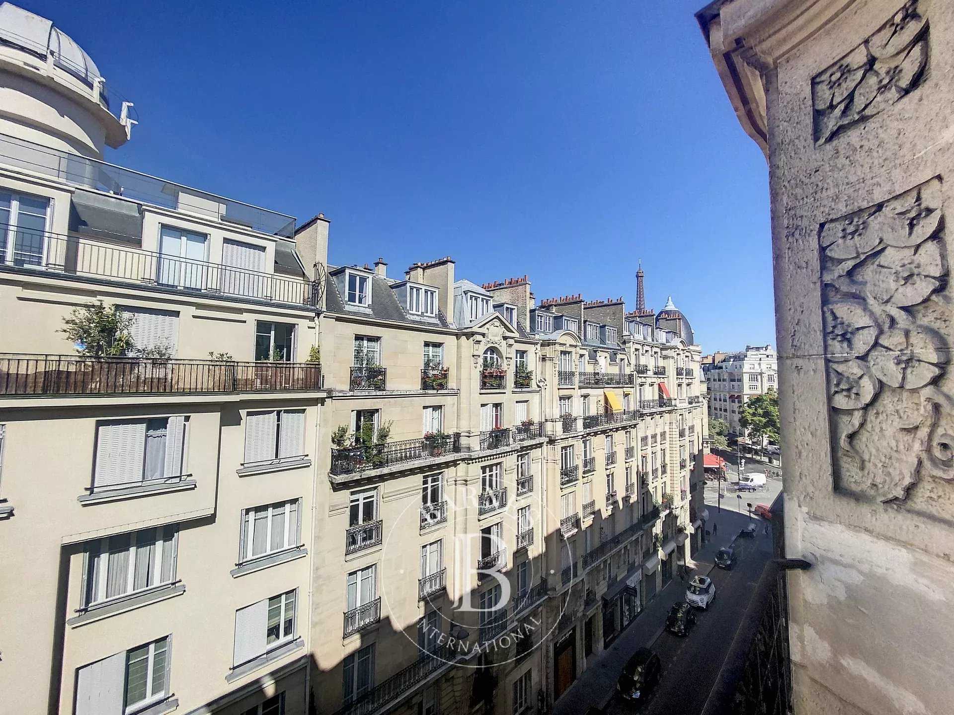 Paris  - Appartement 4 Pièces 3 Chambres