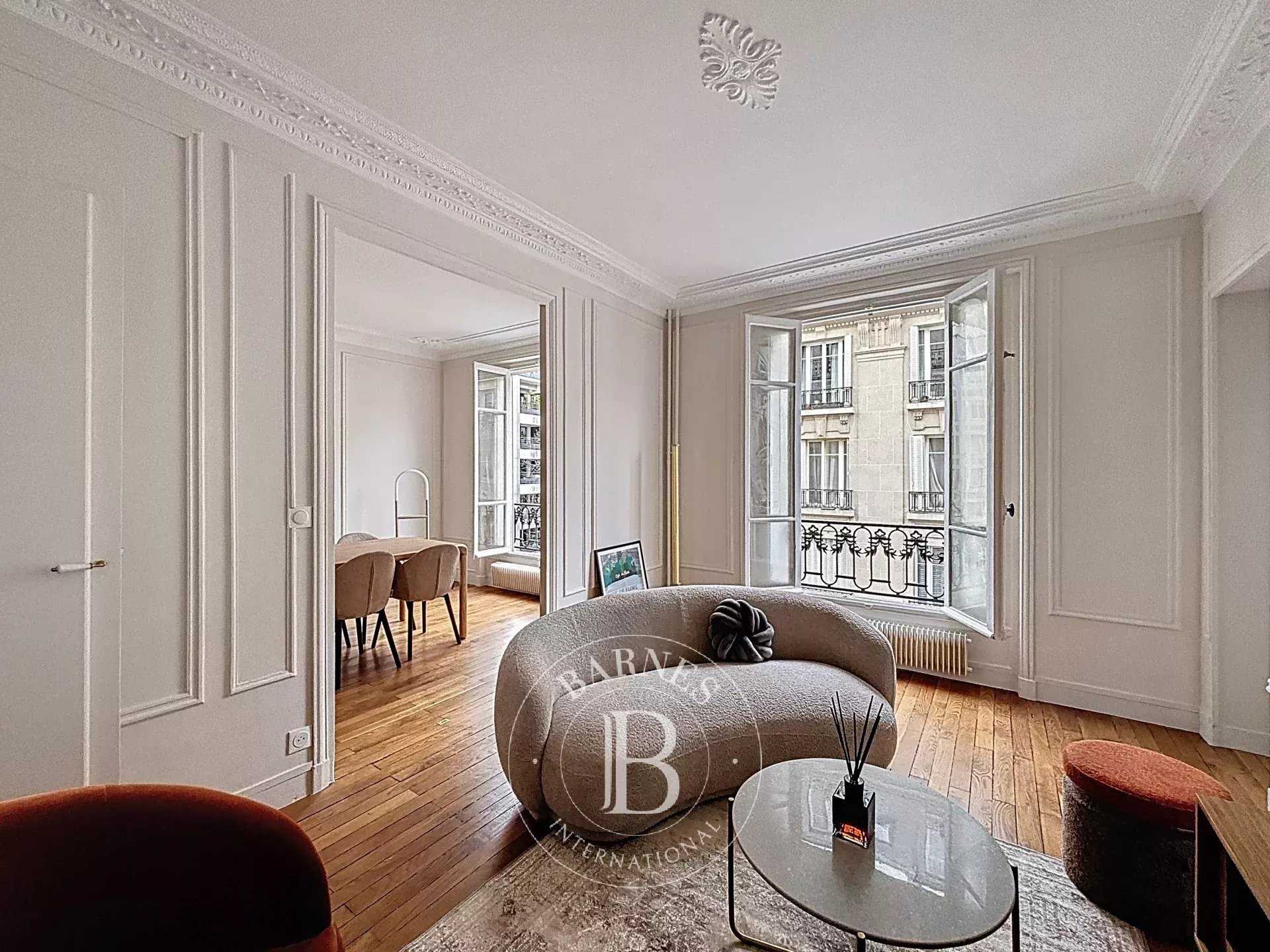 Paris  - Appartement 4 Pi&egrave;ces 2 Chambres