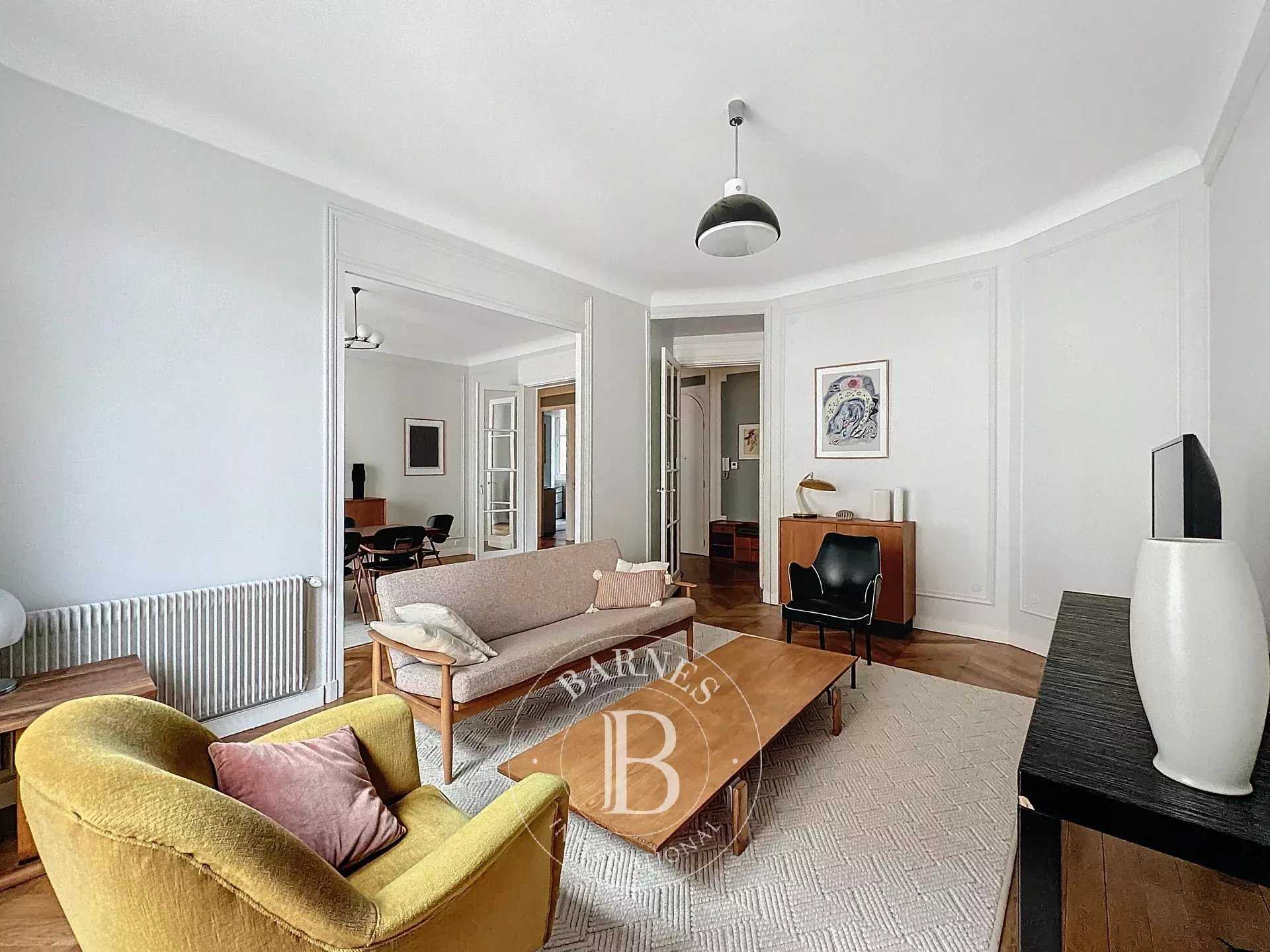 Paris  - Appartement 5 Pi&egrave;ces 3 Chambres