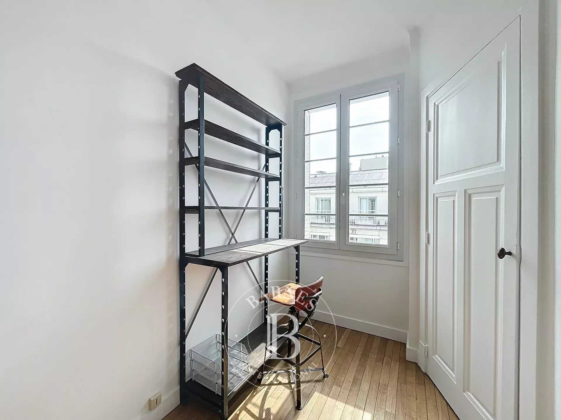 Paris  - Appartement 2 Pièces 2 Chambres