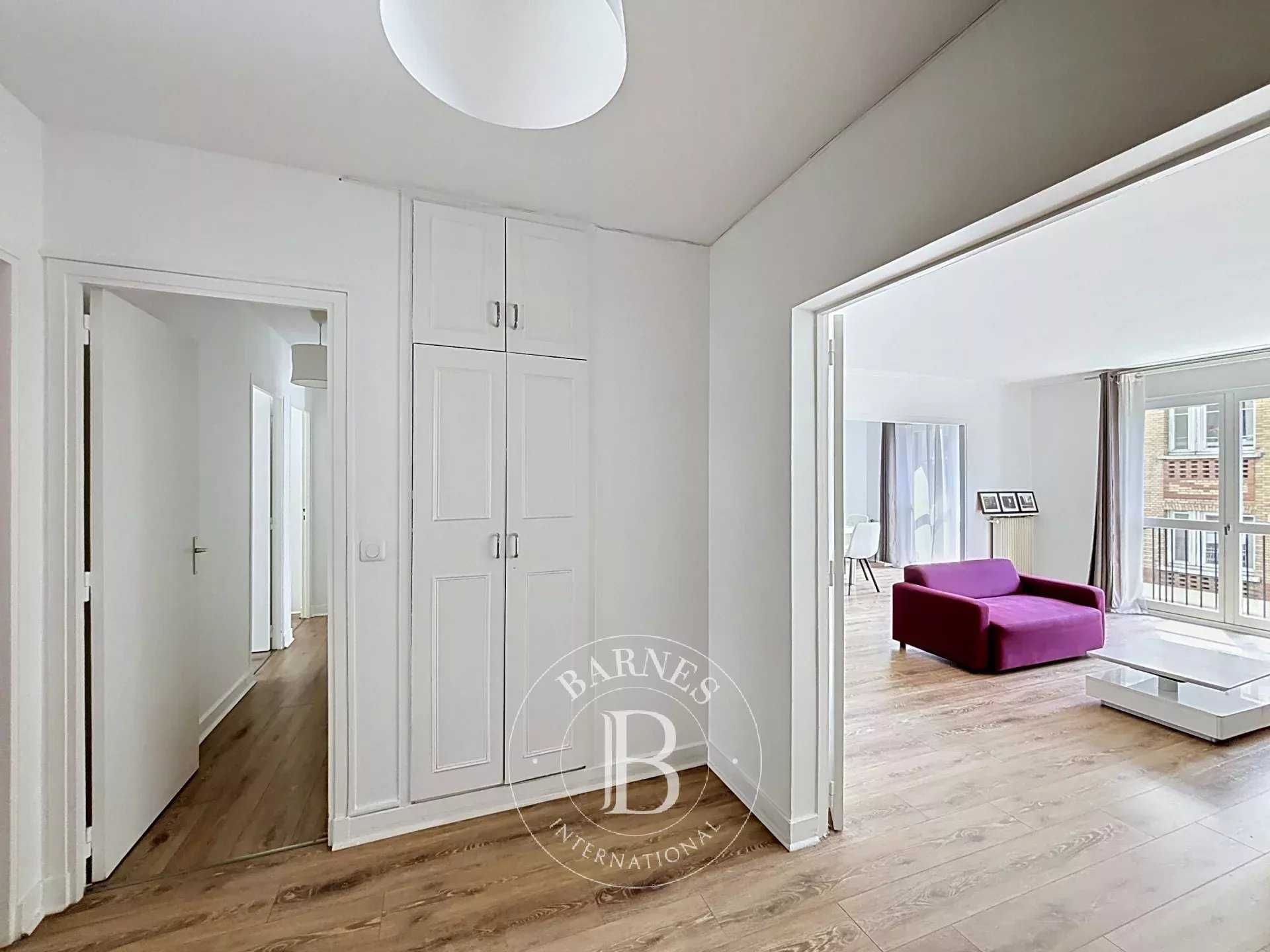 Paris  - Appartement 5 Pi&egrave;ces 3 Chambres