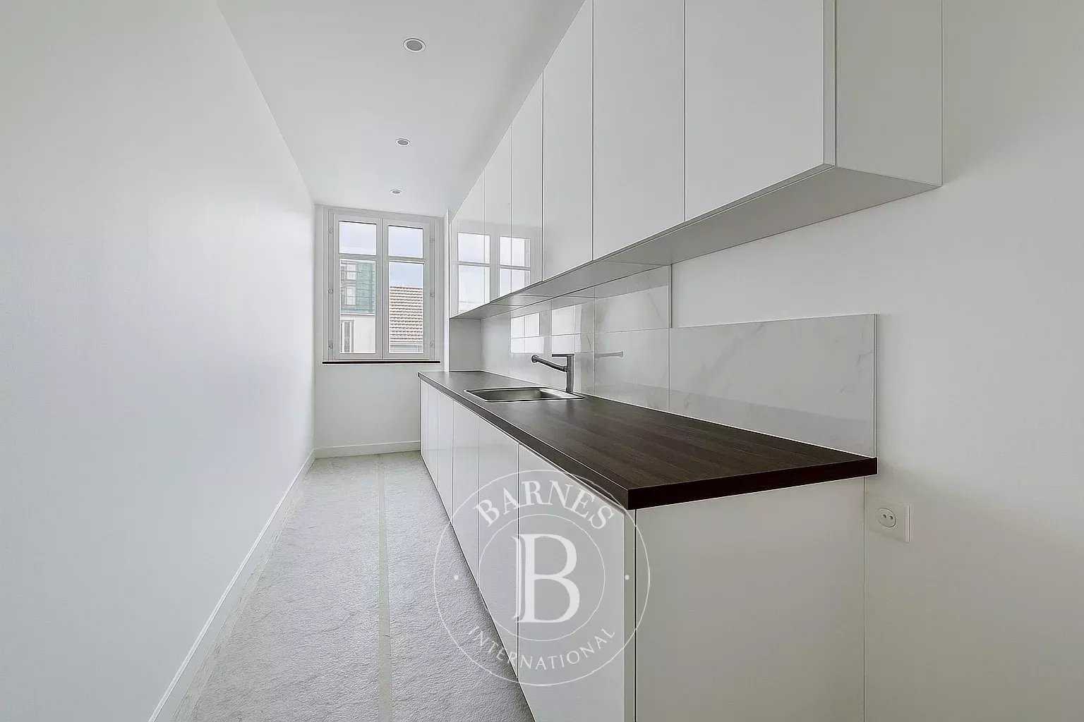 Paris  - Appartement 2 Pièces, 1 Chambre