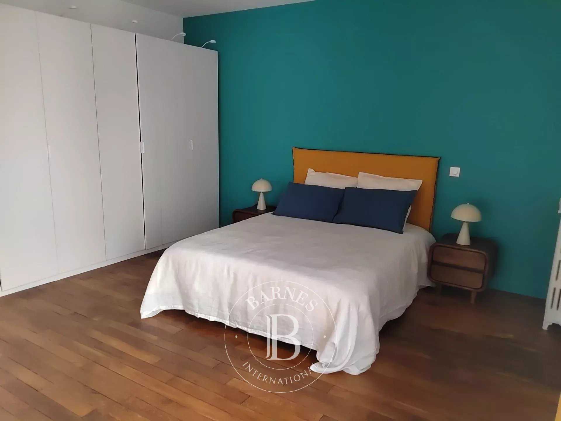 Paris  - Appartement 3 Pi&egrave;ces 2 Chambres