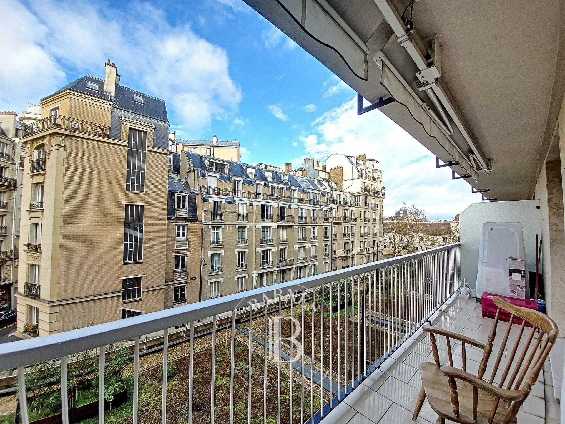 Paris  - Appartement 5 Pièces 3 Chambres