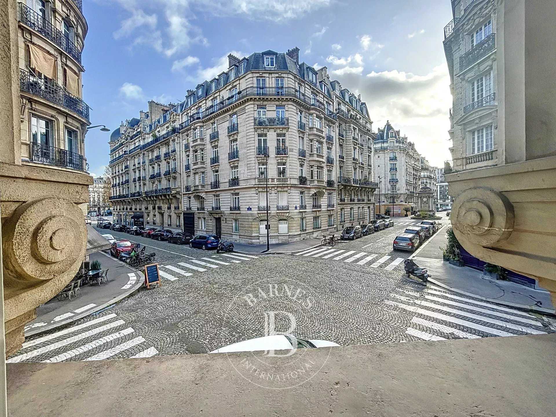 Paris  - Apartment 3 Bedrooms
