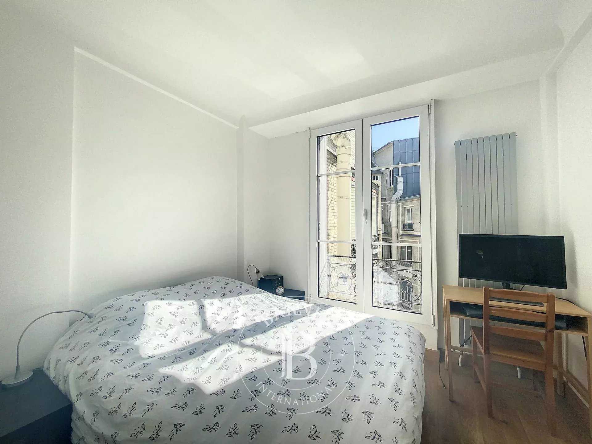 Paris  - Appartement 4 Pièces 3 Chambres