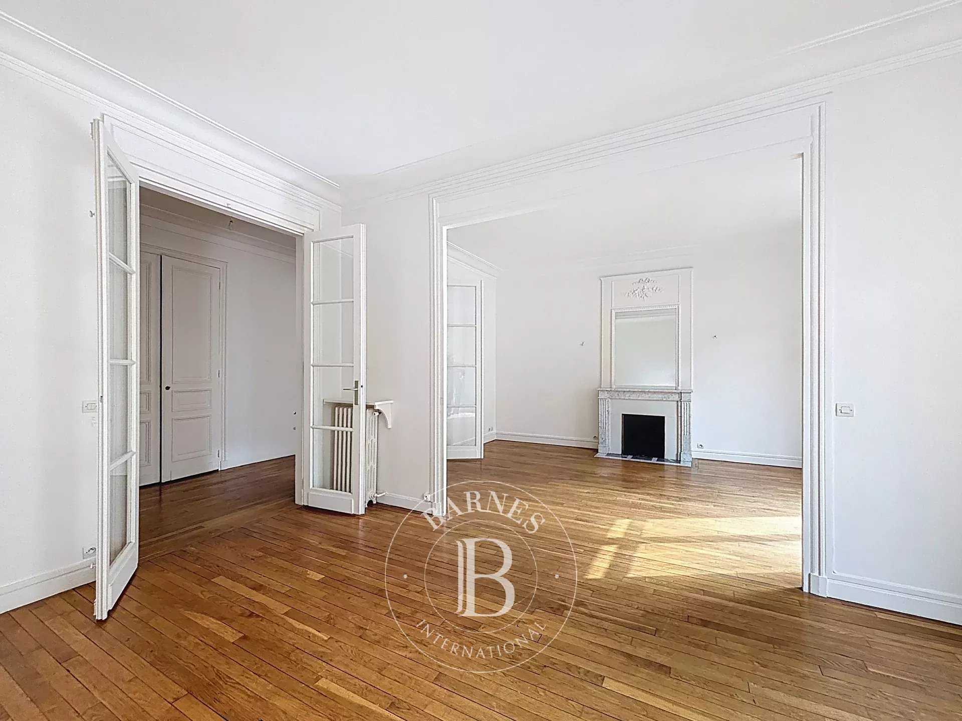 Paris  - Apartment 2 Bedrooms