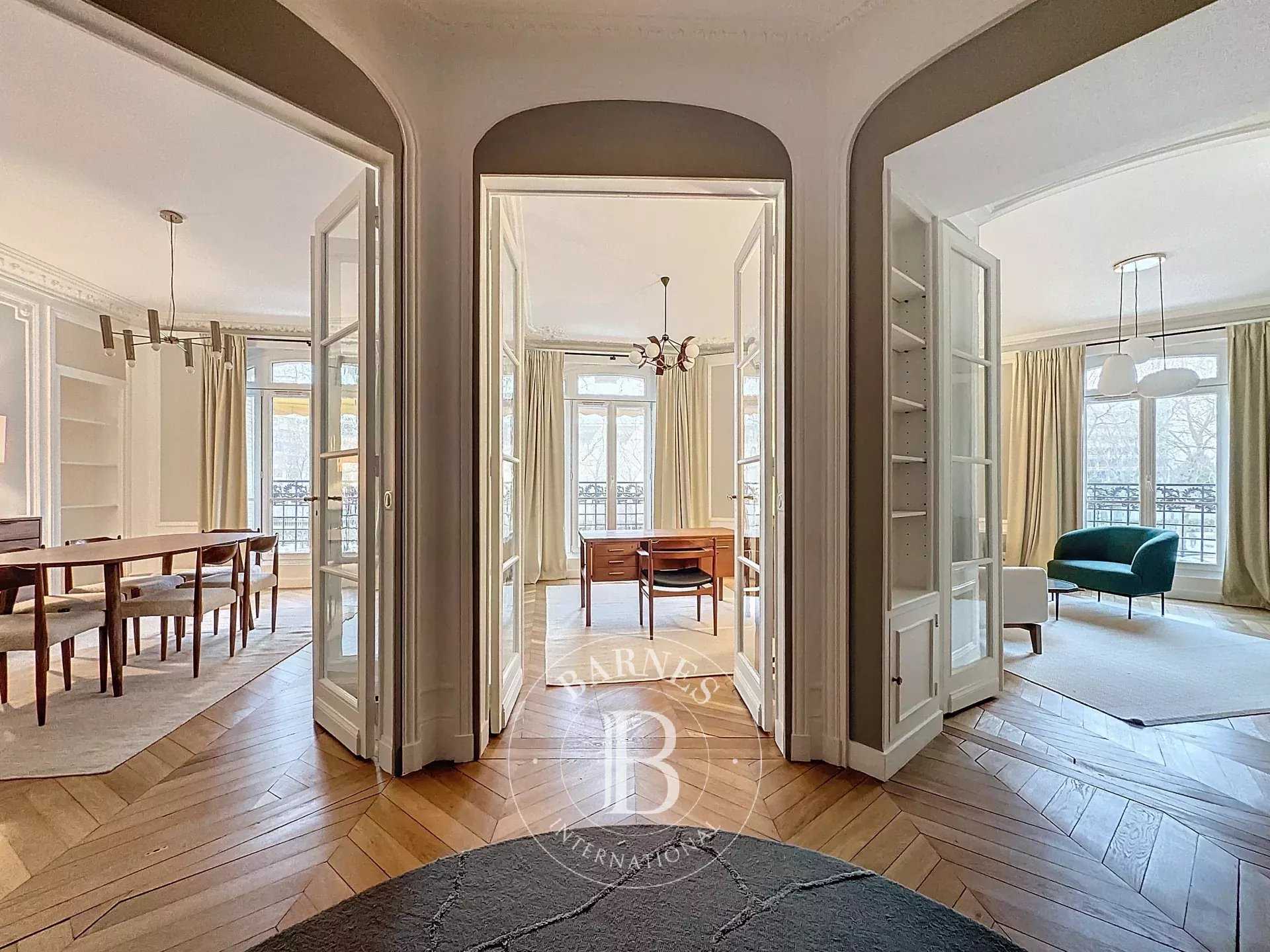 Paris  - Apartment 3 Bedrooms