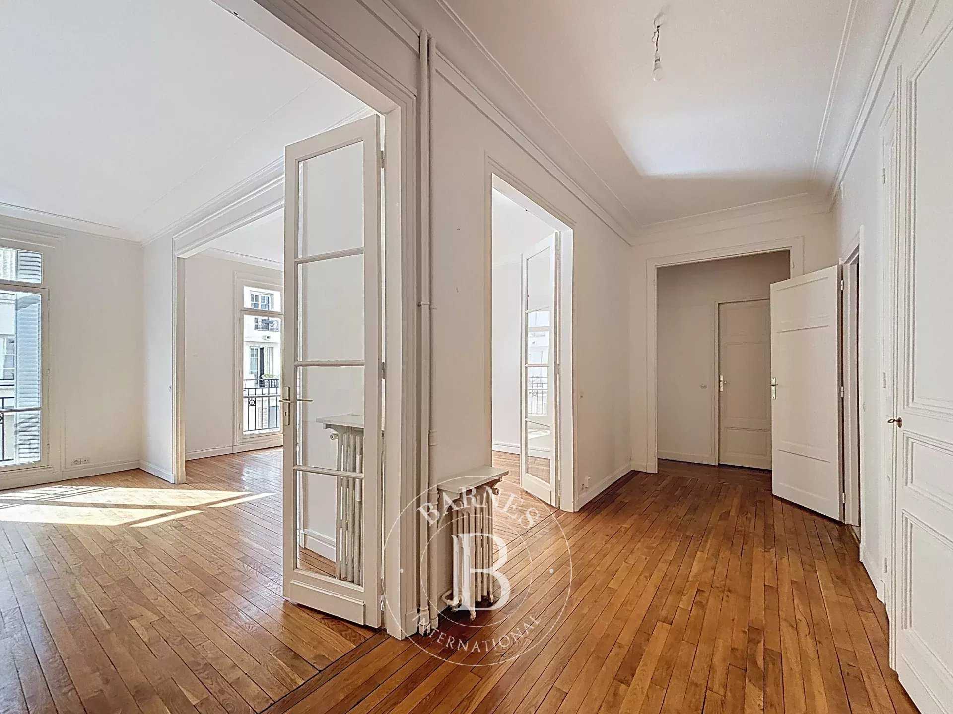 Apartment Paris 75015  -  ref 2768482 (picture 3)