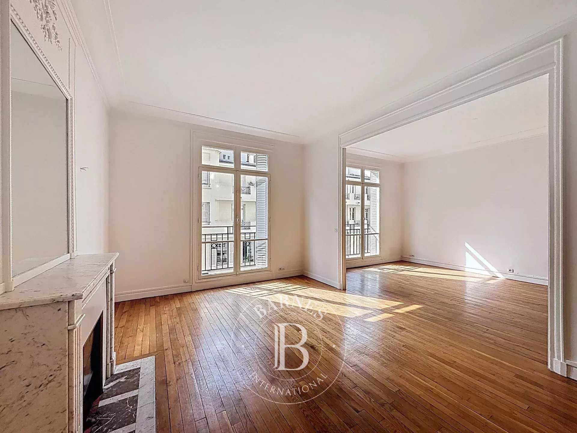 Apartment Paris 75015  -  ref 2768482 (picture 1)