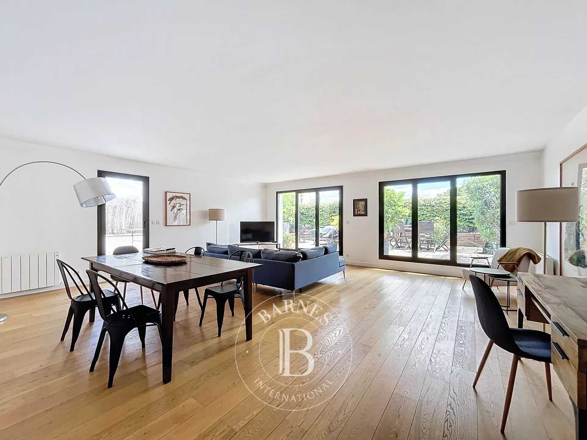 Apartment Paris 75015  -  ref 85091653 (picture 1)