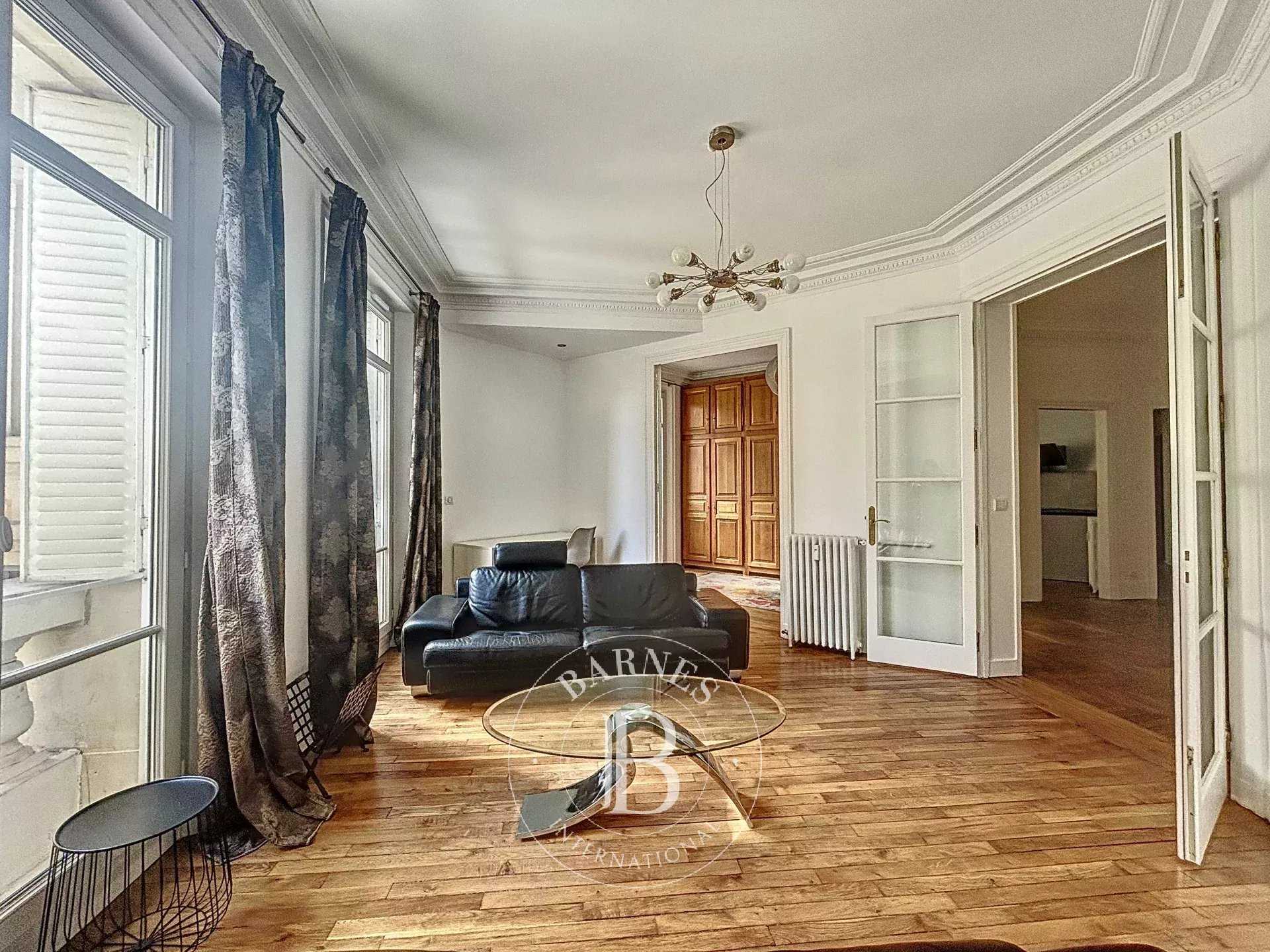 Paris  - Apartment 3 Bedrooms