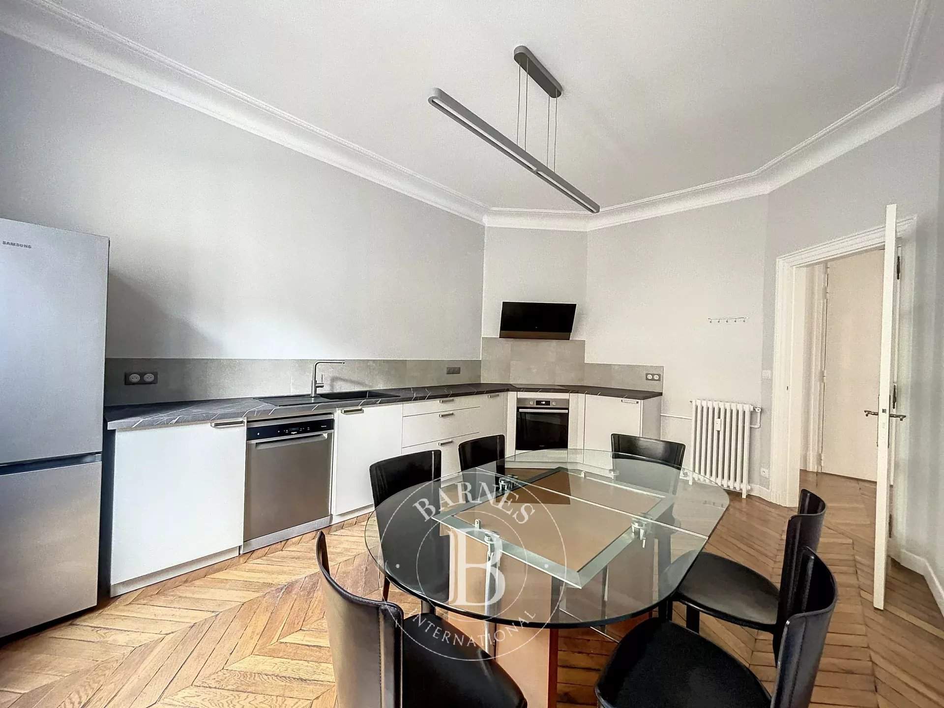 Paris  - Apartment 3 Bedrooms - picture 7