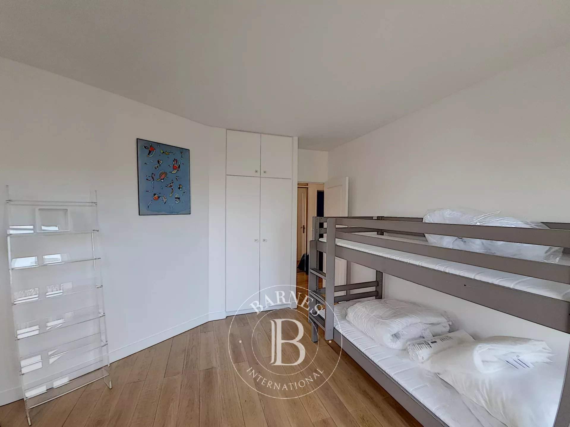 Paris  - Apartment 3 Bedrooms - picture 9