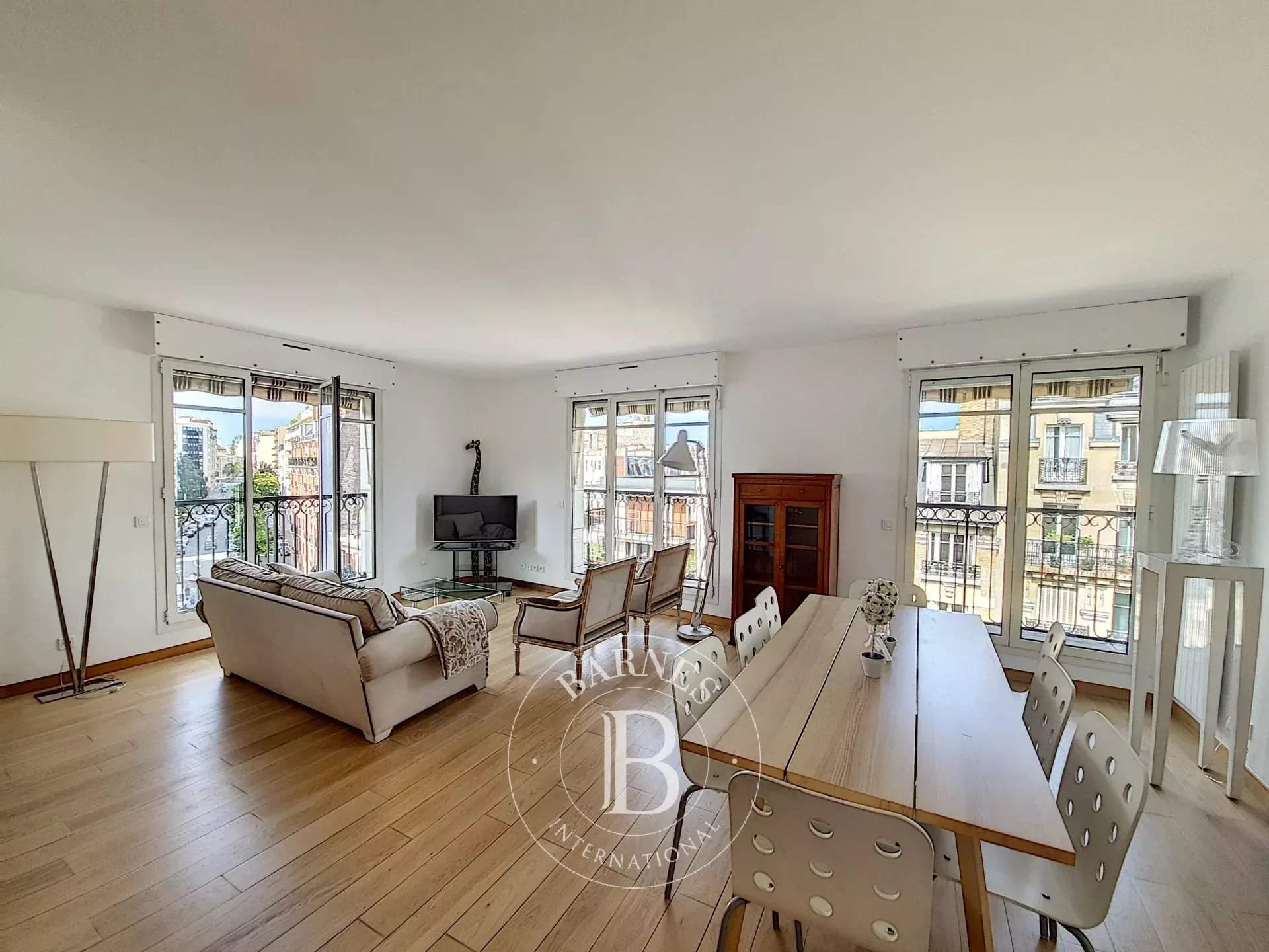 Paris  - Apartment 3 Bedrooms - picture 1