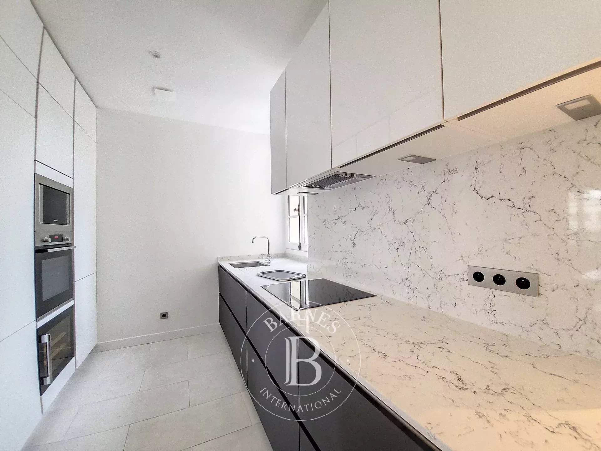 Paris  - Appartement 5 Pi&egrave;ces 3 Chambres - picture 5