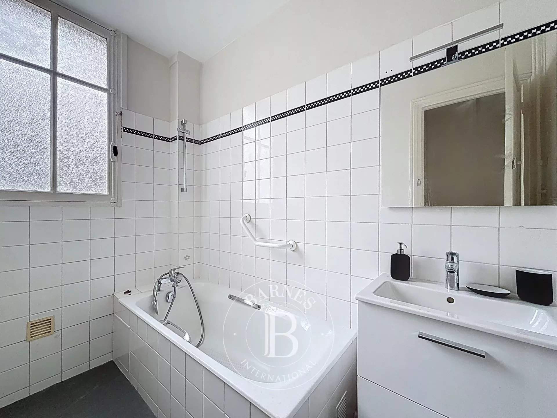 Paris  - Appartement 4 Pi&egrave;ces 2 Chambres - picture 9