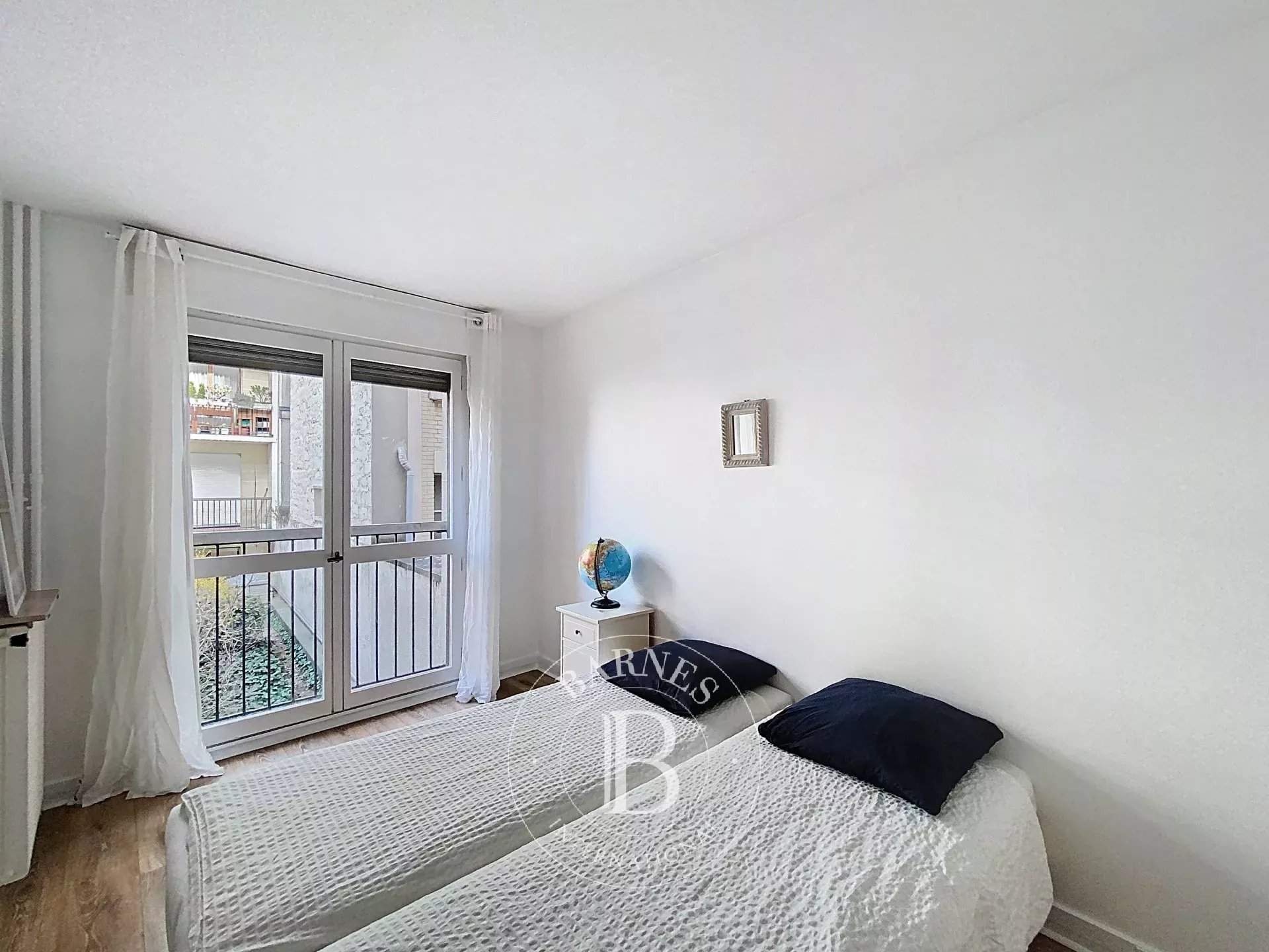 Paris  - Apartment 3 Bedrooms - picture 9