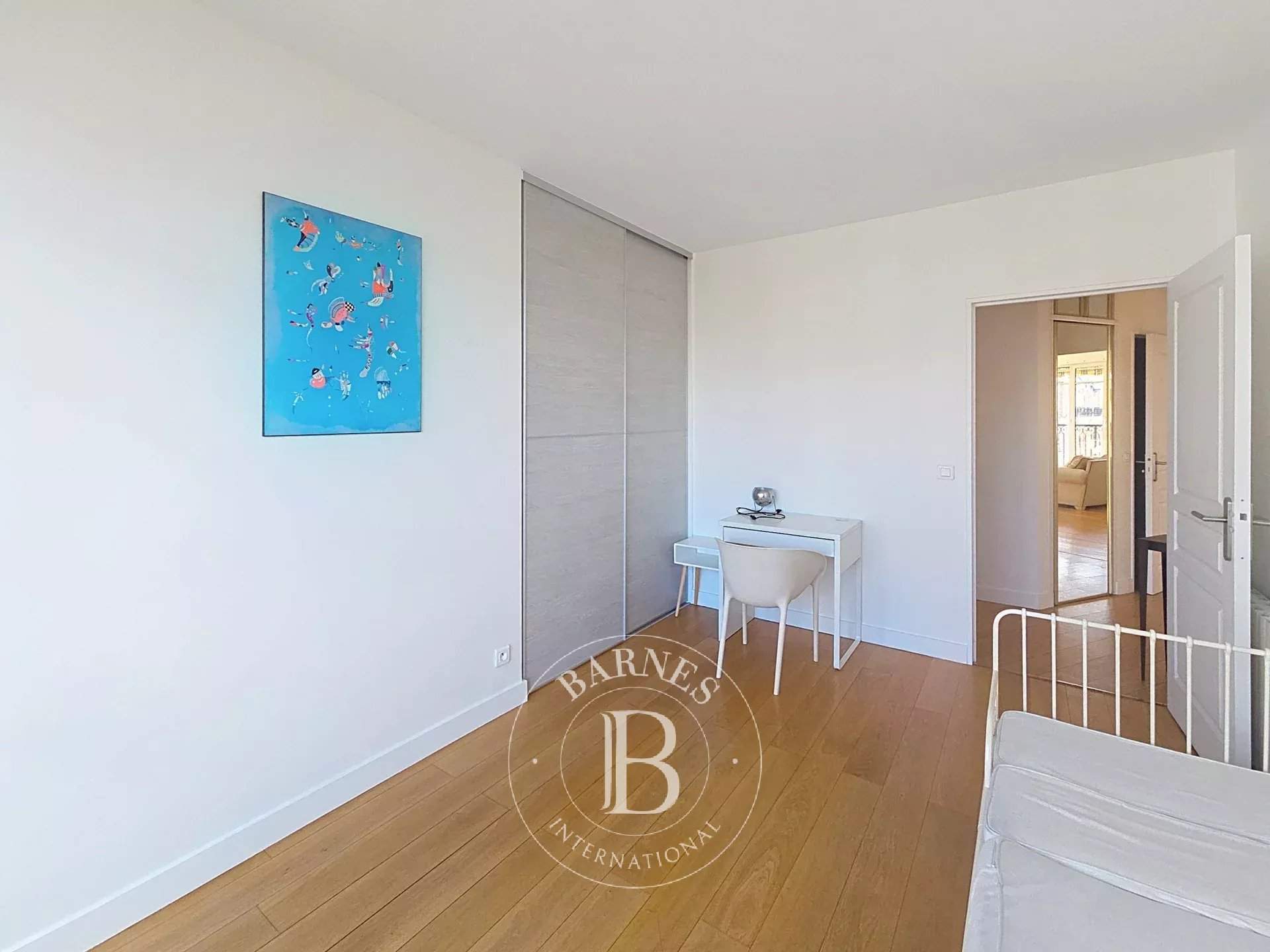 Paris  - Apartment 3 Bedrooms - picture 12