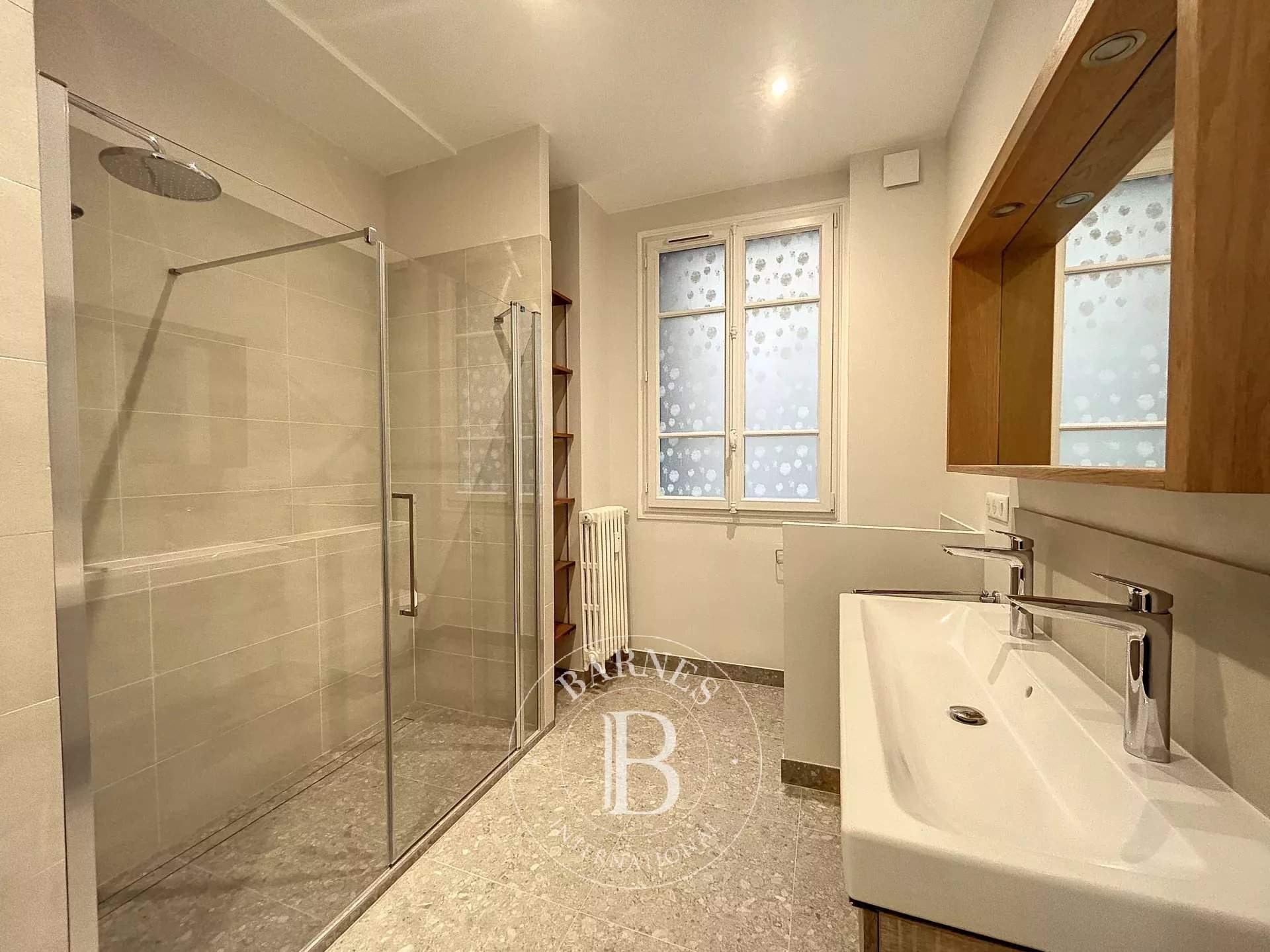 Paris  - Apartment 3 Bedrooms - picture 12