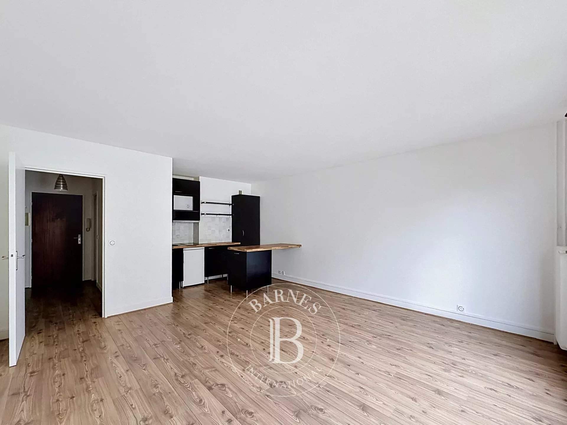 Paris  - Apartment  - picture 2