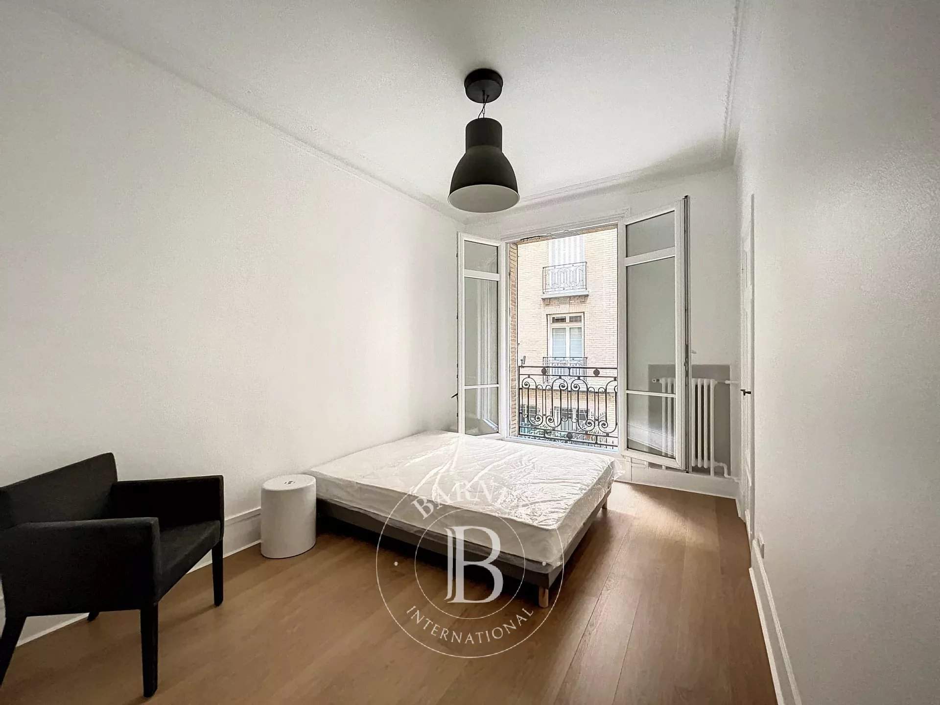 Paris  - Apartment 3 Bedrooms - picture 10