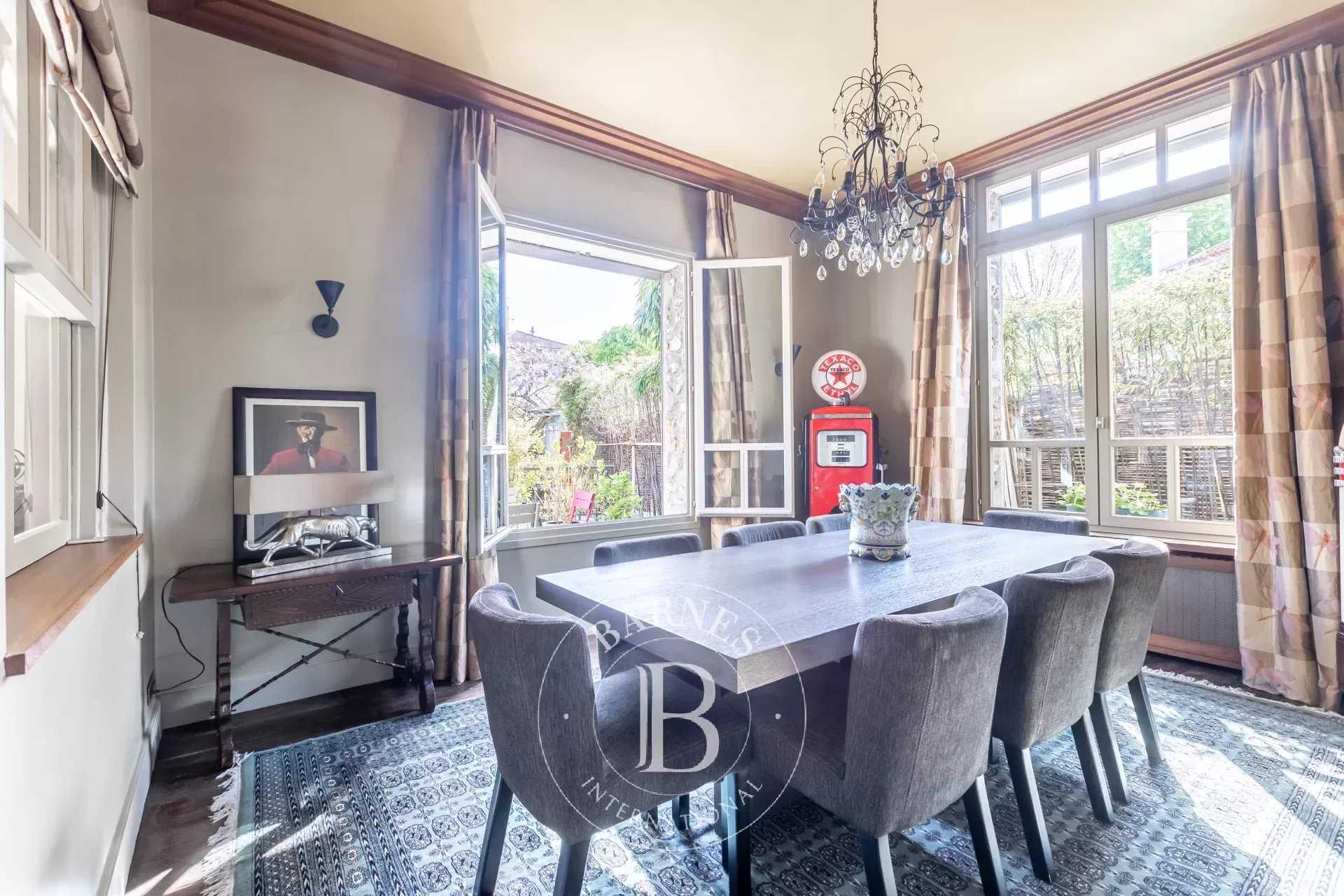Boulogne-Billancourt  - Maison 9 Pièces 5 Chambres