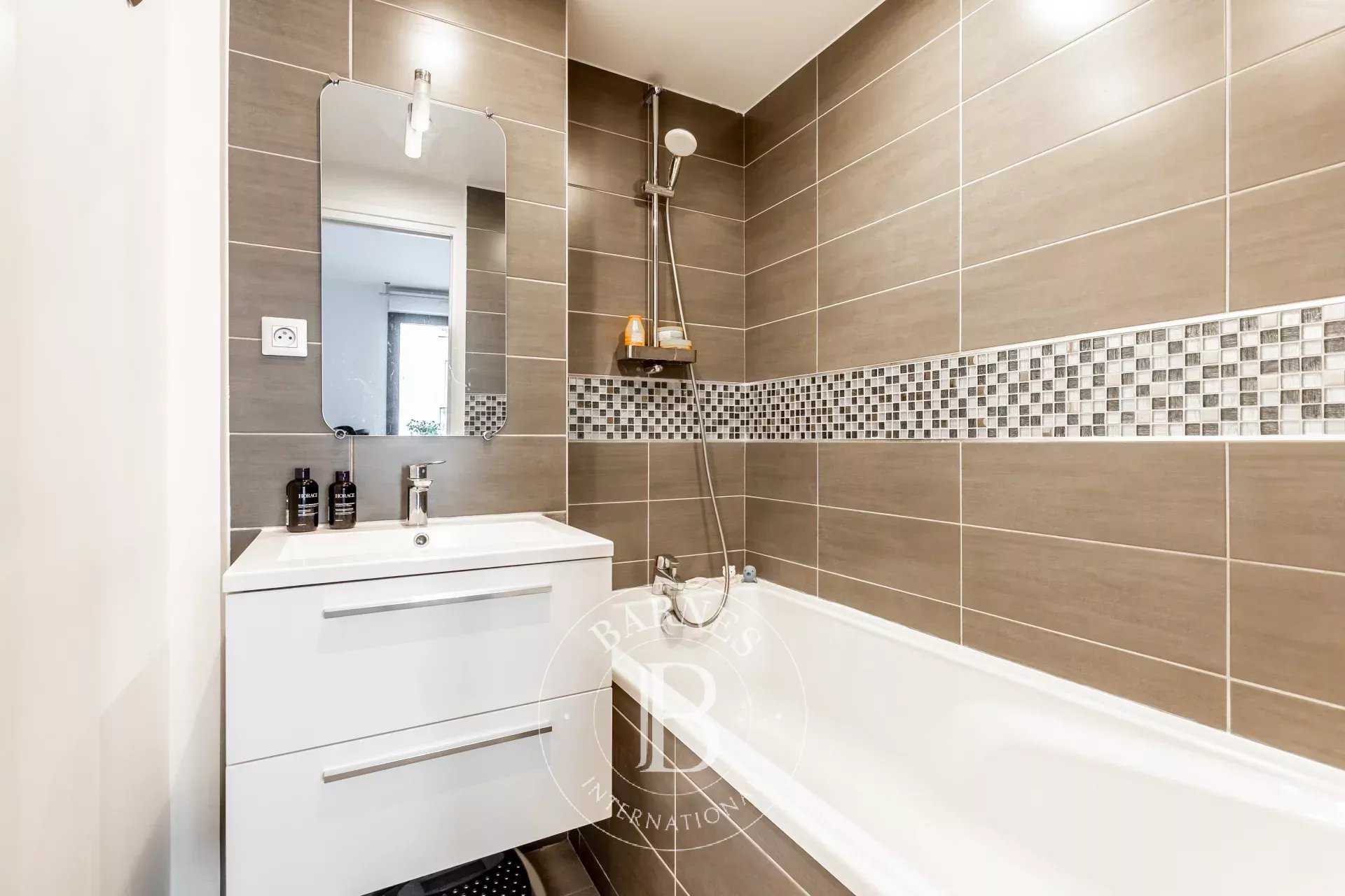 Boulogne-Billancourt  - Apartment 2 Bedrooms