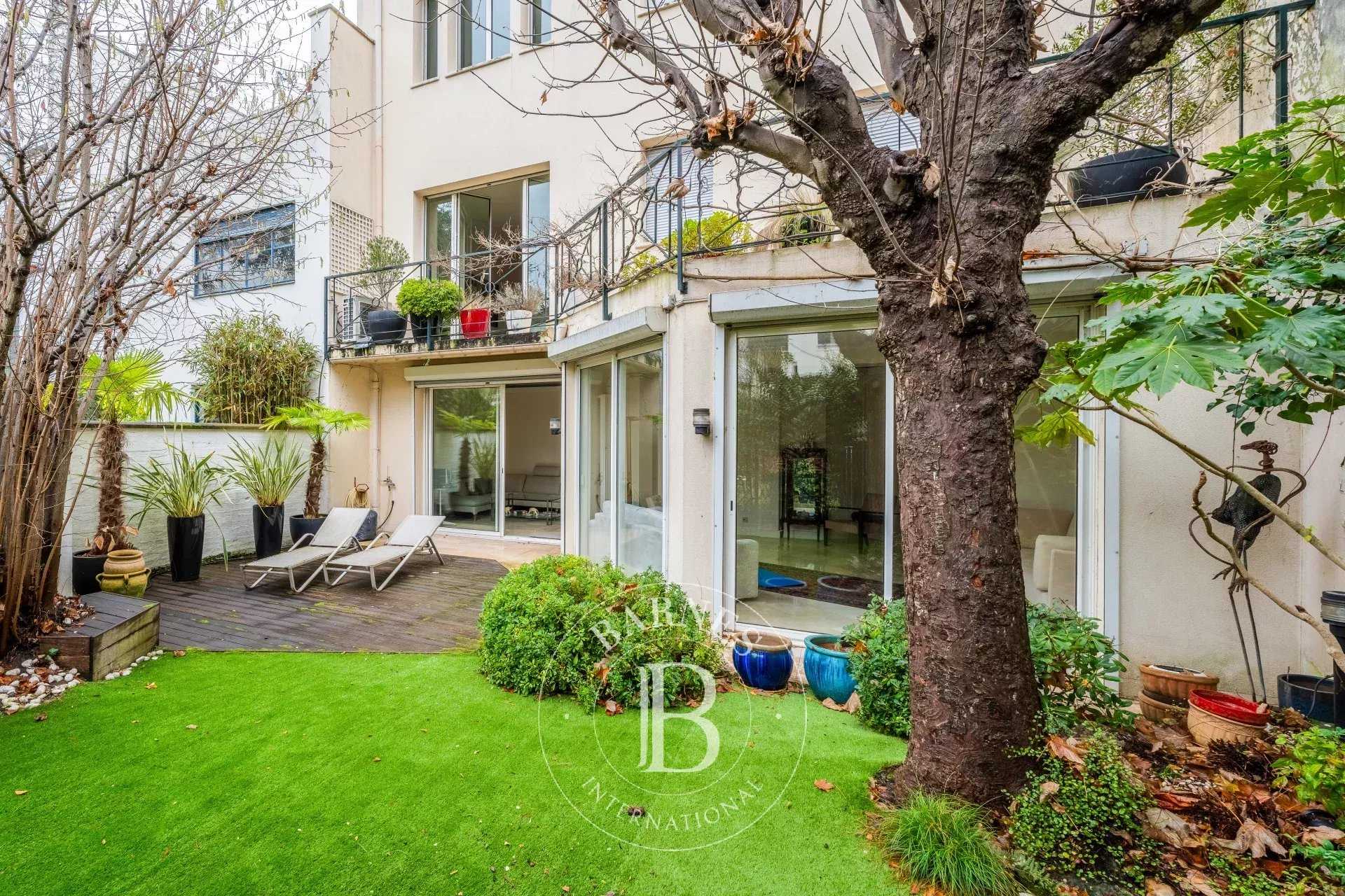 Boulogne-Billancourt  - Maison 11 Pi&egrave;ces 6 Chambres