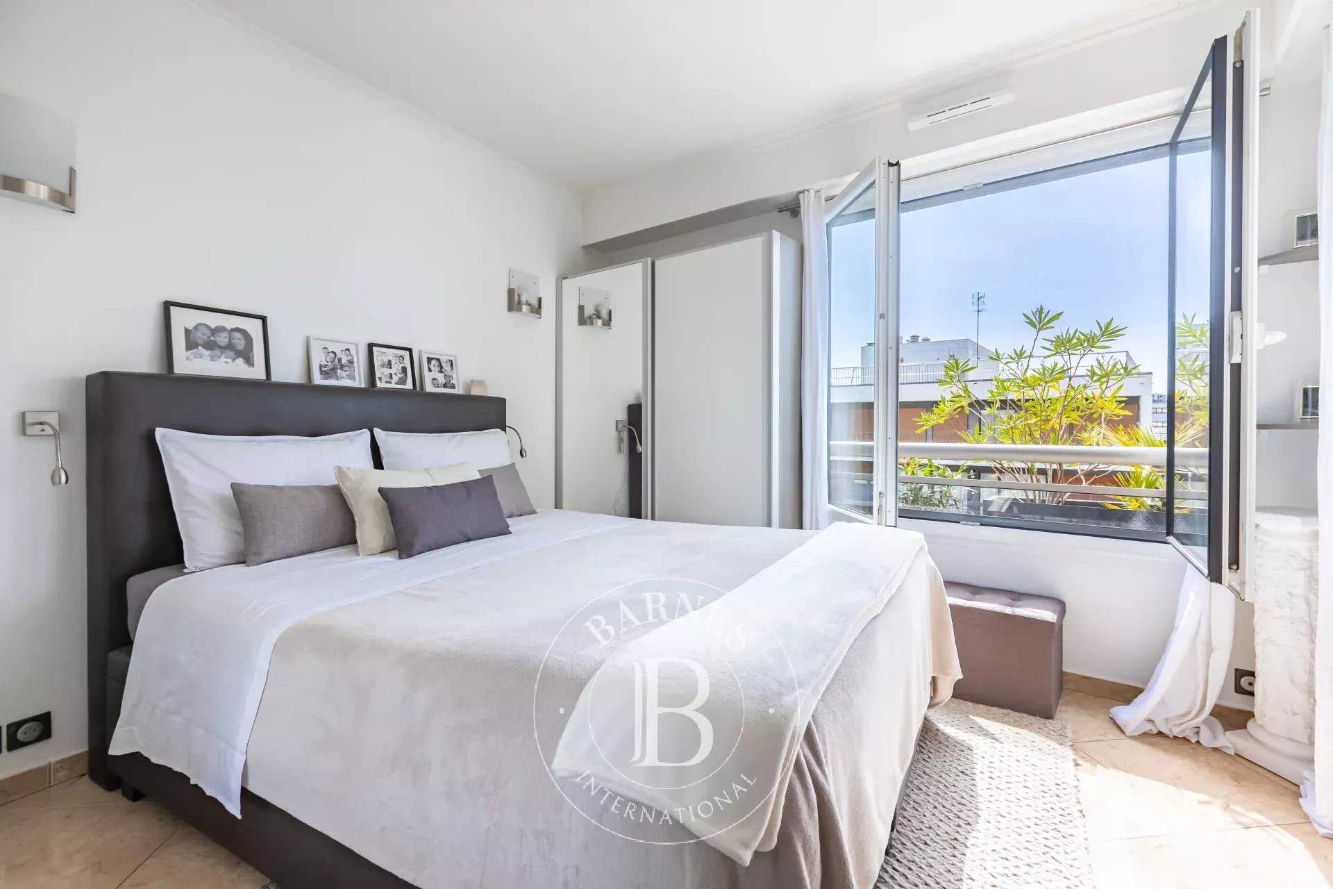 Boulogne-Billancourt  - Apartment 2 Bedrooms