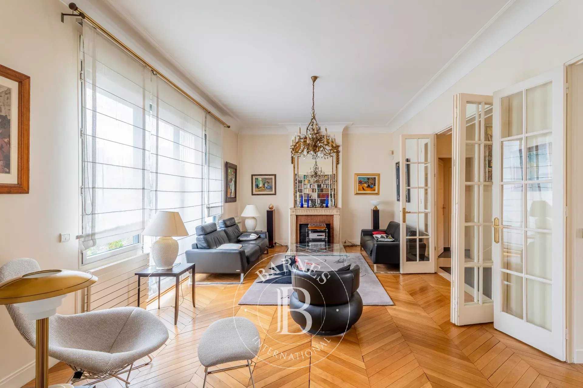 Boulogne-Billancourt  - Maison 11 Pi&egrave;ces 6 Chambres