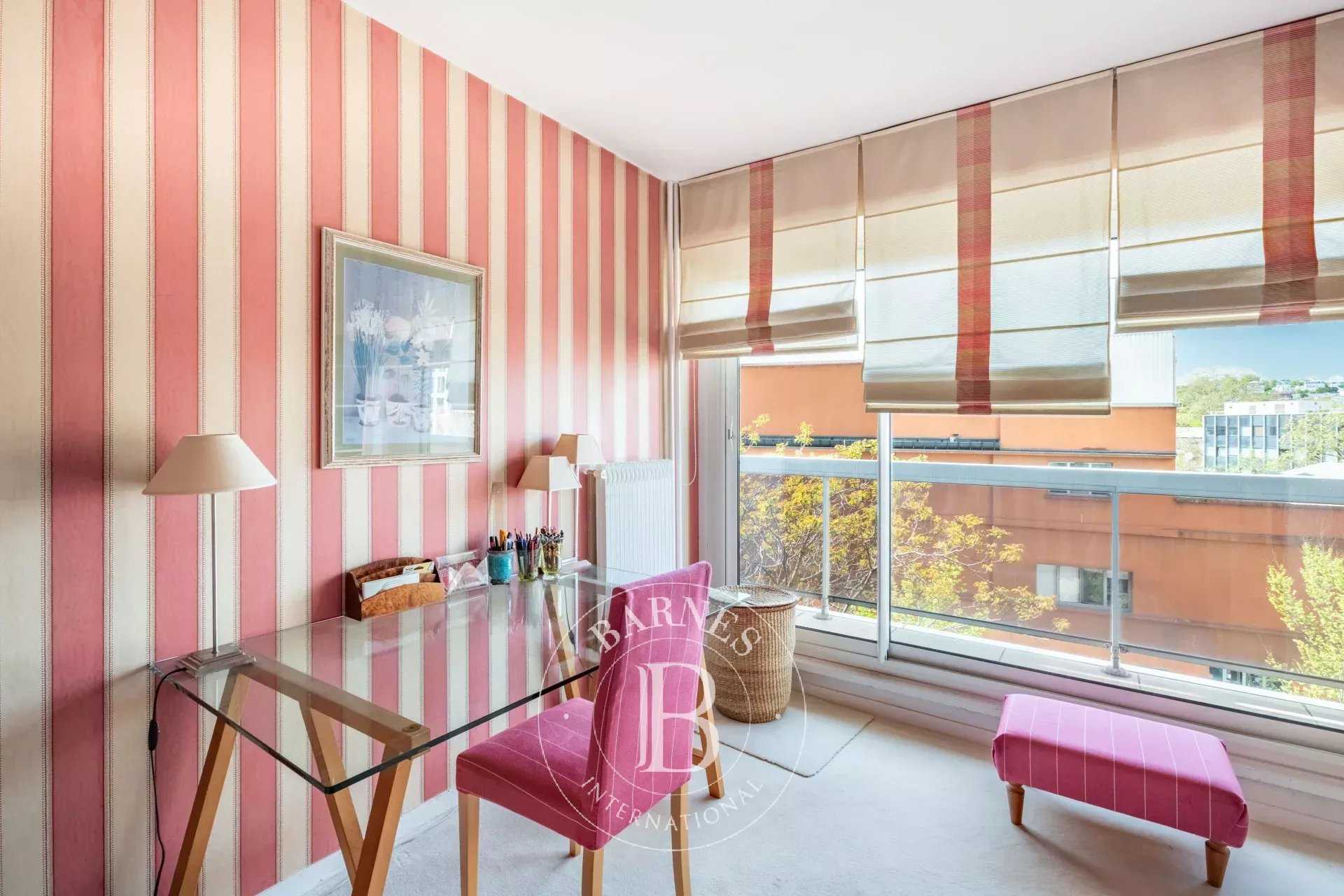 Boulogne-Billancourt  - Appartement 5 Pi&egrave;ces 3 Chambres