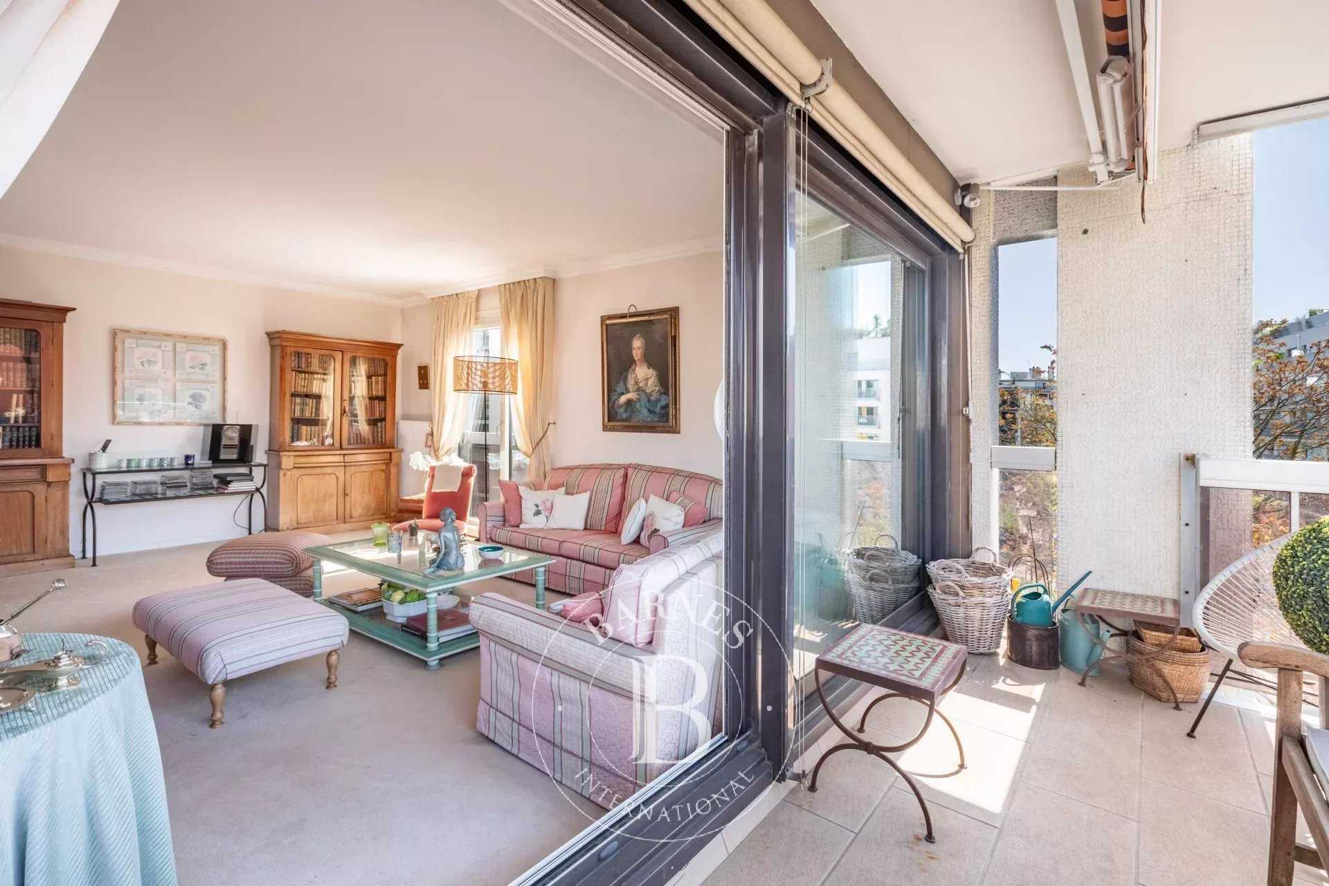 Boulogne-Billancourt  - Appartement 5 Pi&egrave;ces 3 Chambres