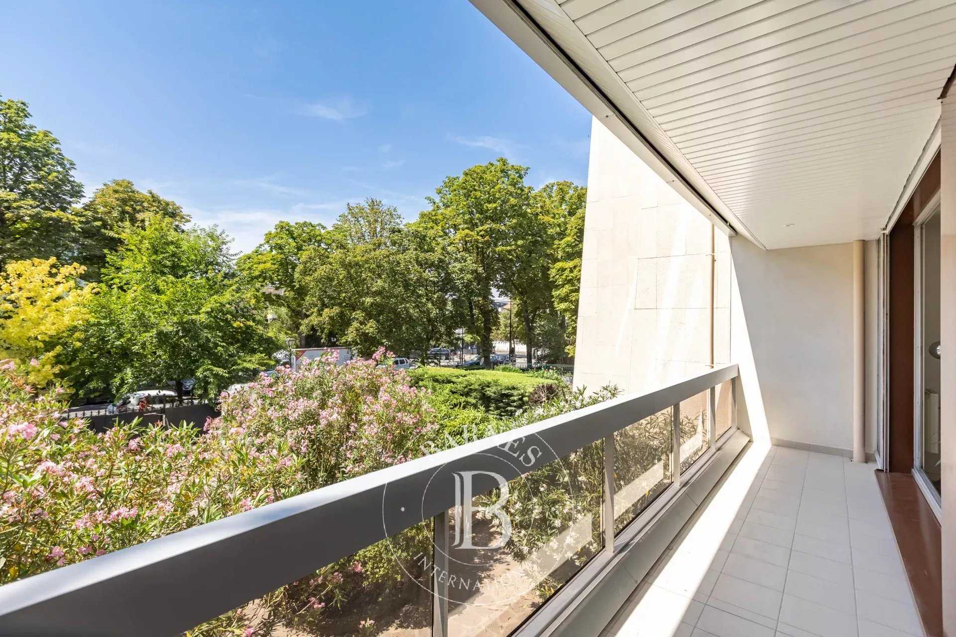 Boulogne-Billancourt  - Apartment 3 Bedrooms