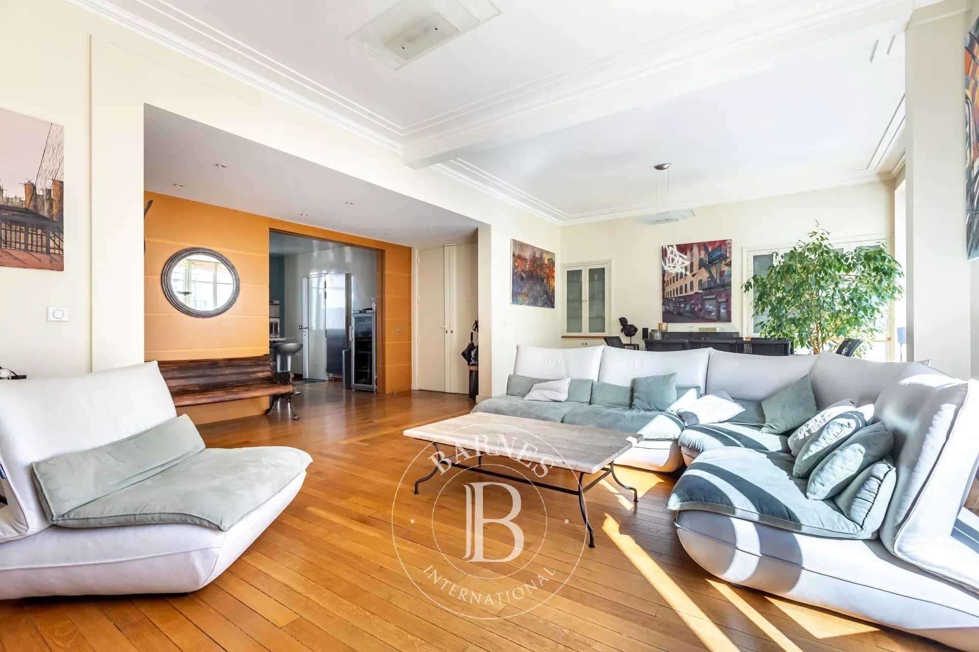 Boulogne-Billancourt  - Appartement 5 Pièces 3 Chambres