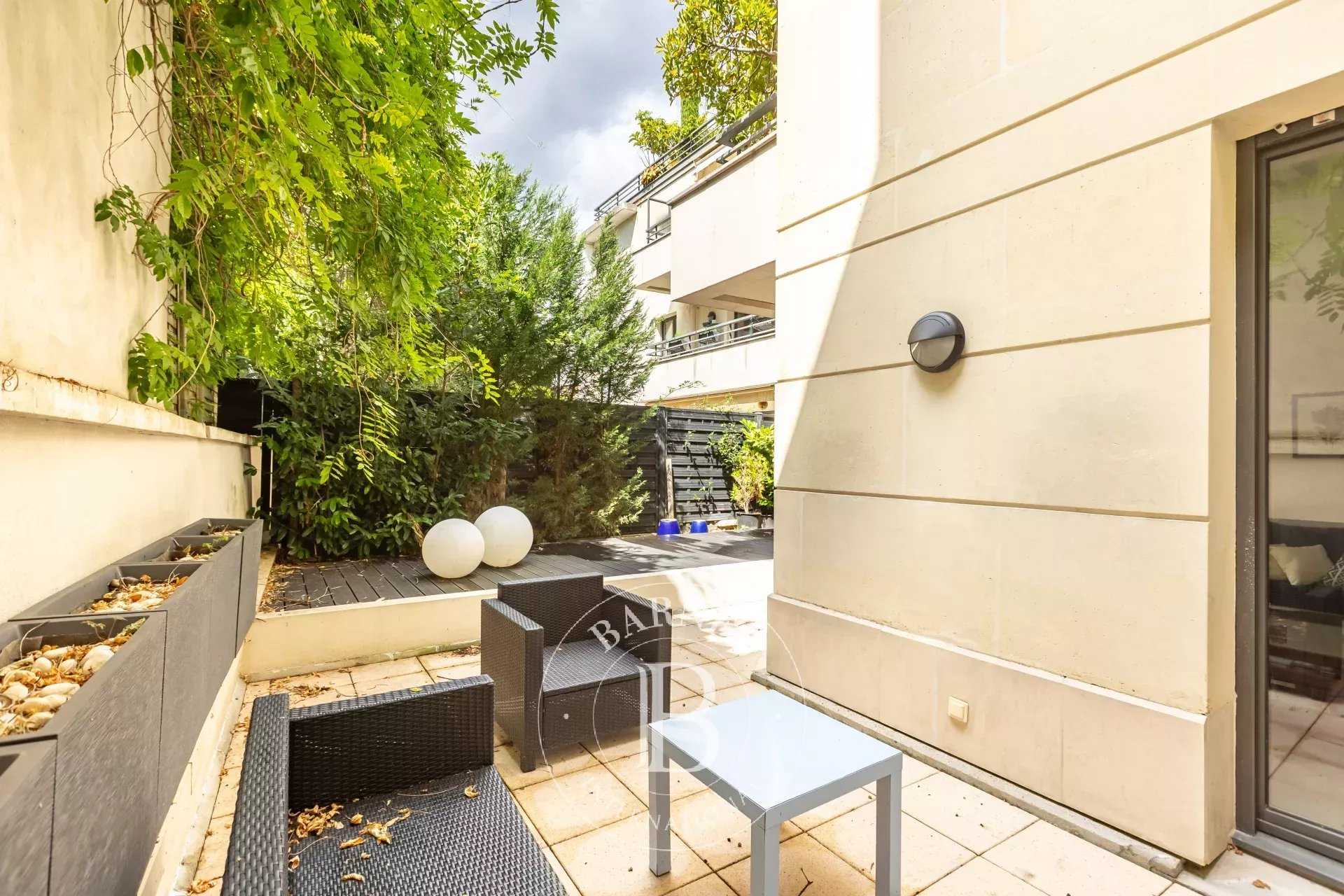 Boulogne-Billancourt  - Appartement 5 Pi&egrave;ces 3 Chambres