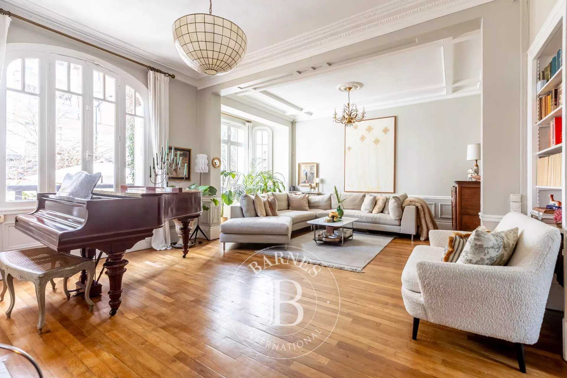 Boulogne-Billancourt  - Maison 8 Pi&egrave;ces 6 Chambres