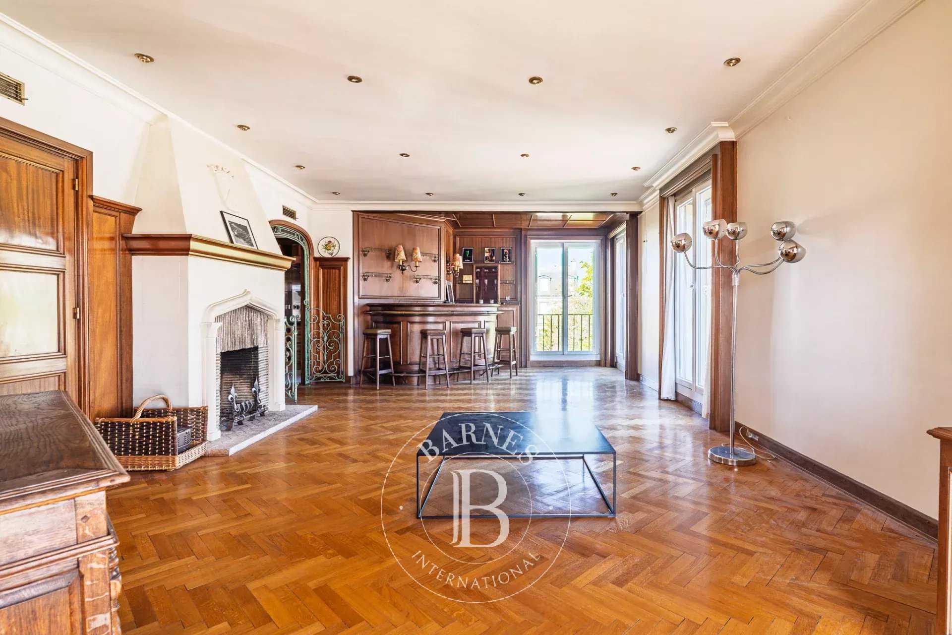 Boulogne-Billancourt  - Apartment 3 Bedrooms