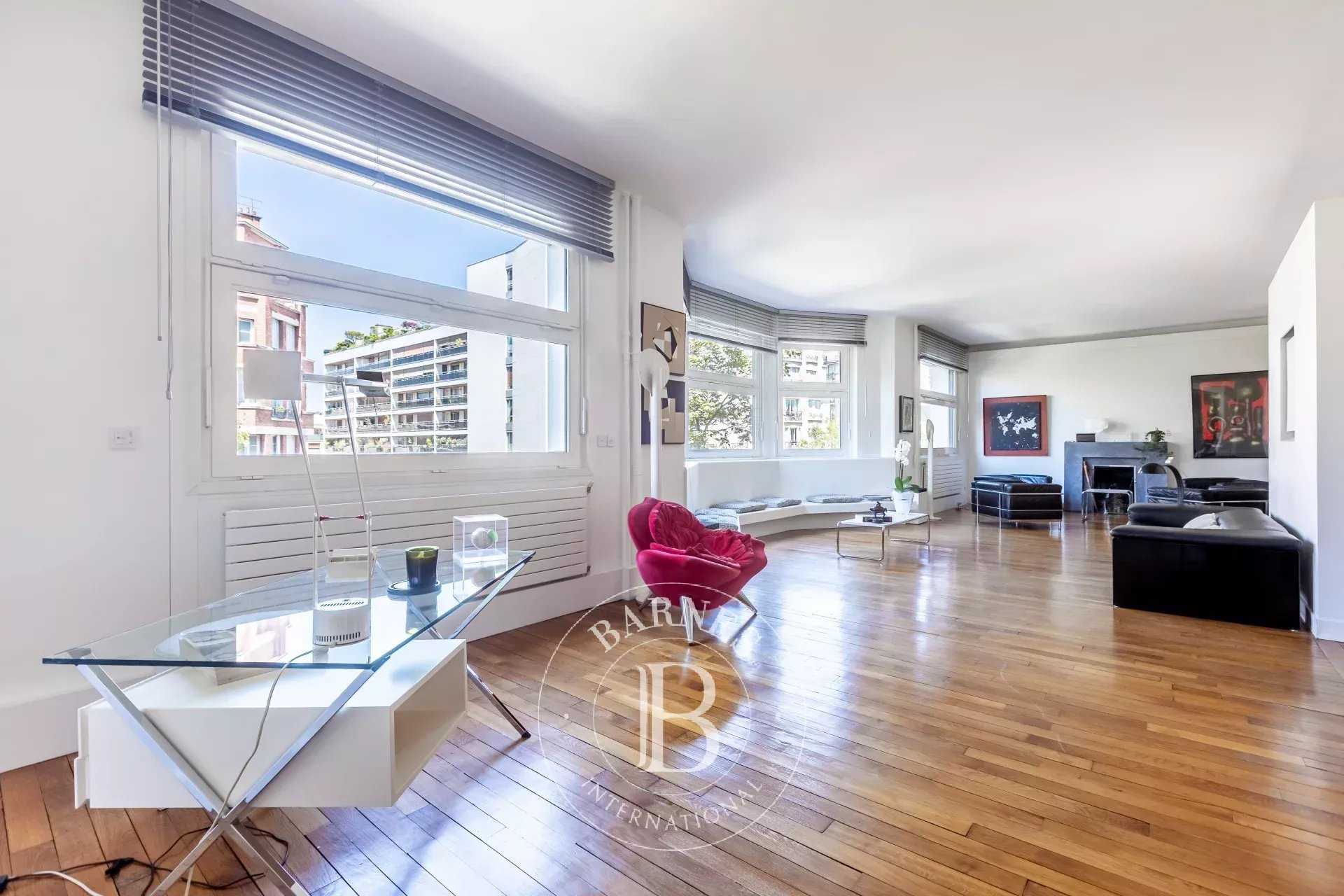 Paris  - Apartment 4 Bedrooms