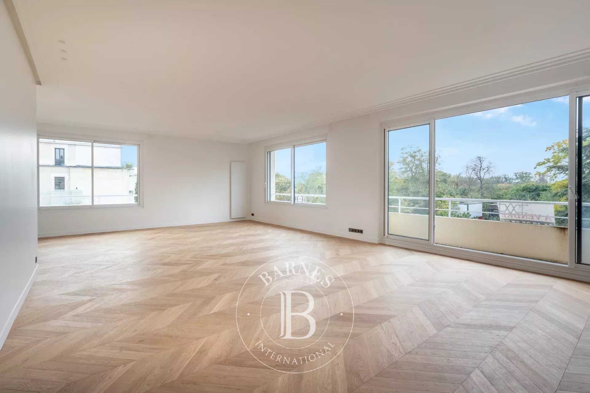 Paris  - Apartment 3 Bedrooms