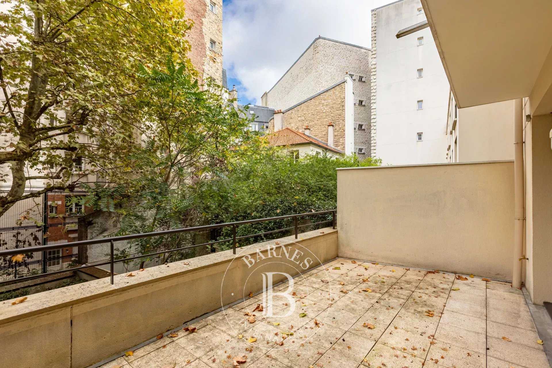 Paris  - Appartement 6 Pièces 3 Chambres