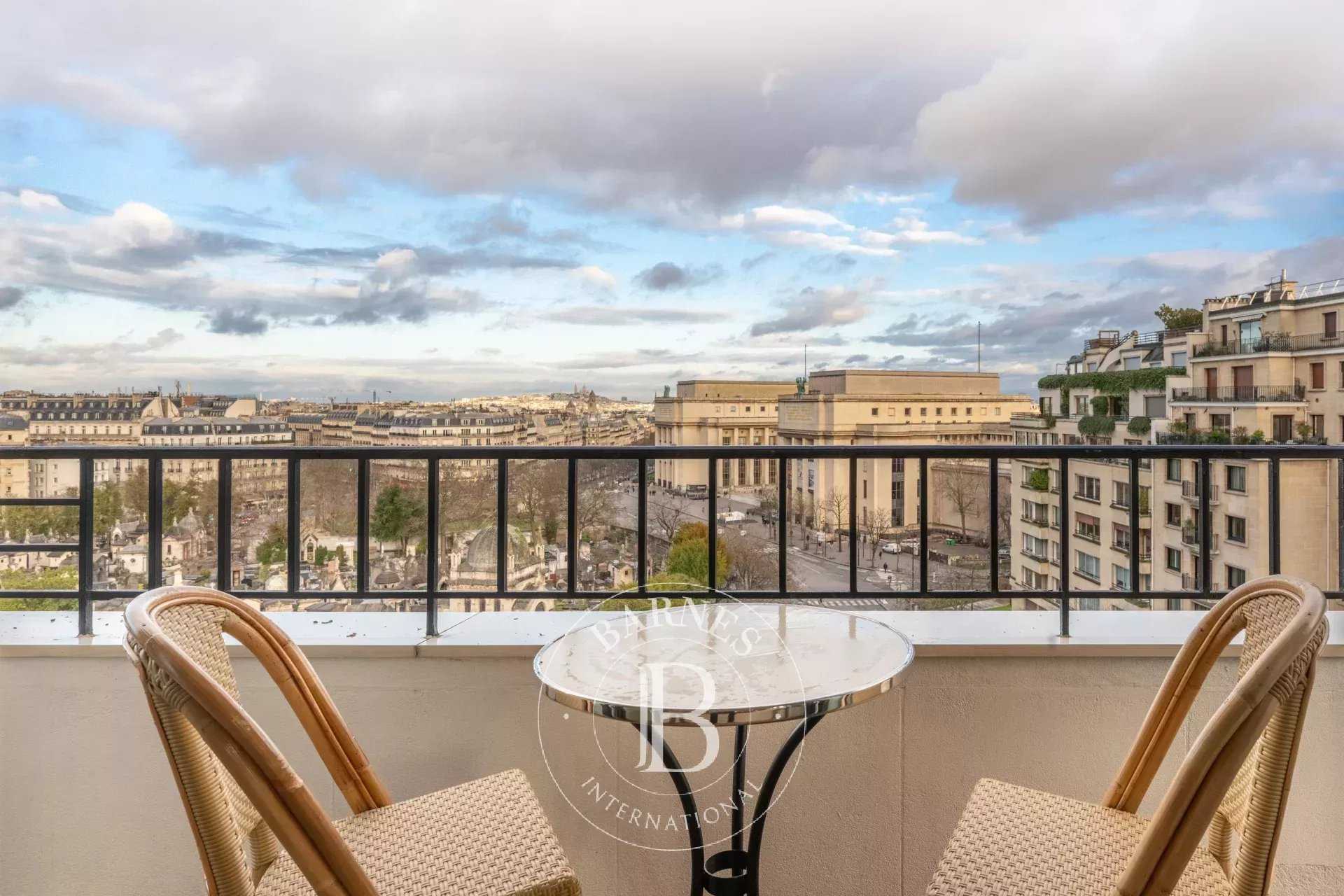 Paris  - Appartement 4 Pièces 2 Chambres