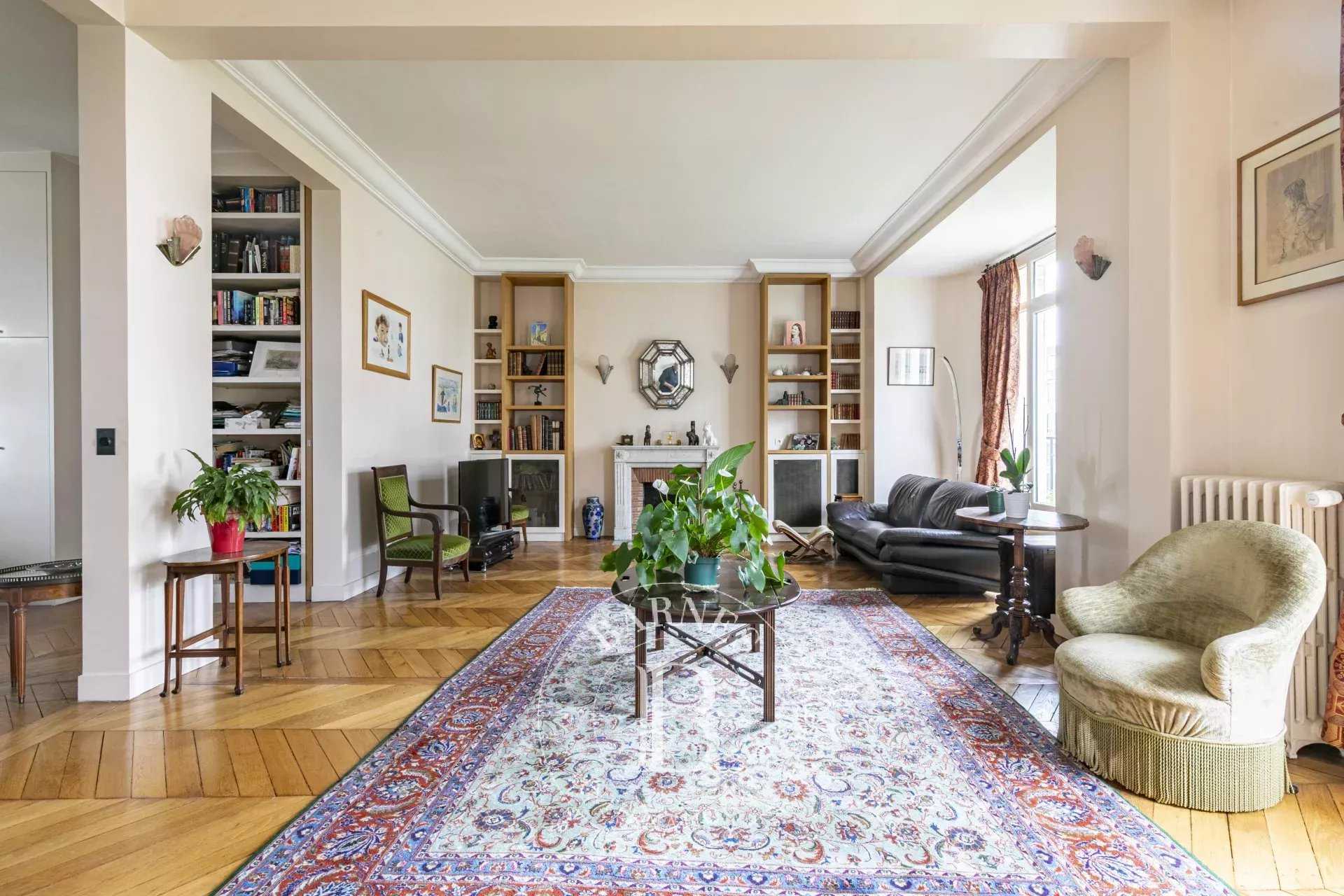 Paris  - Apartment 3 Bedrooms