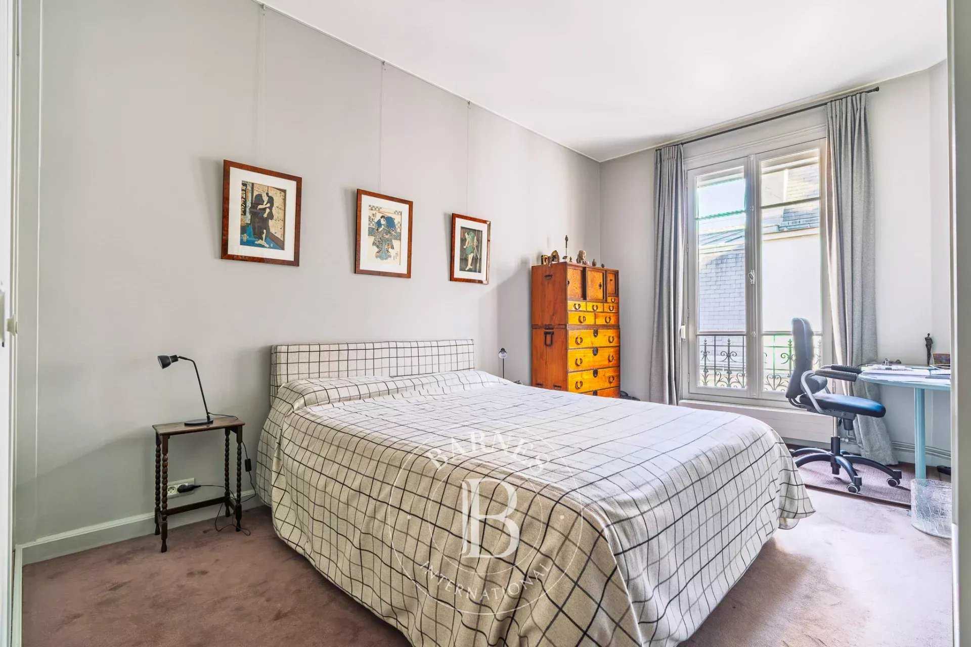 Paris  - Appartement 6 Pi&egrave;ces 4 Chambres